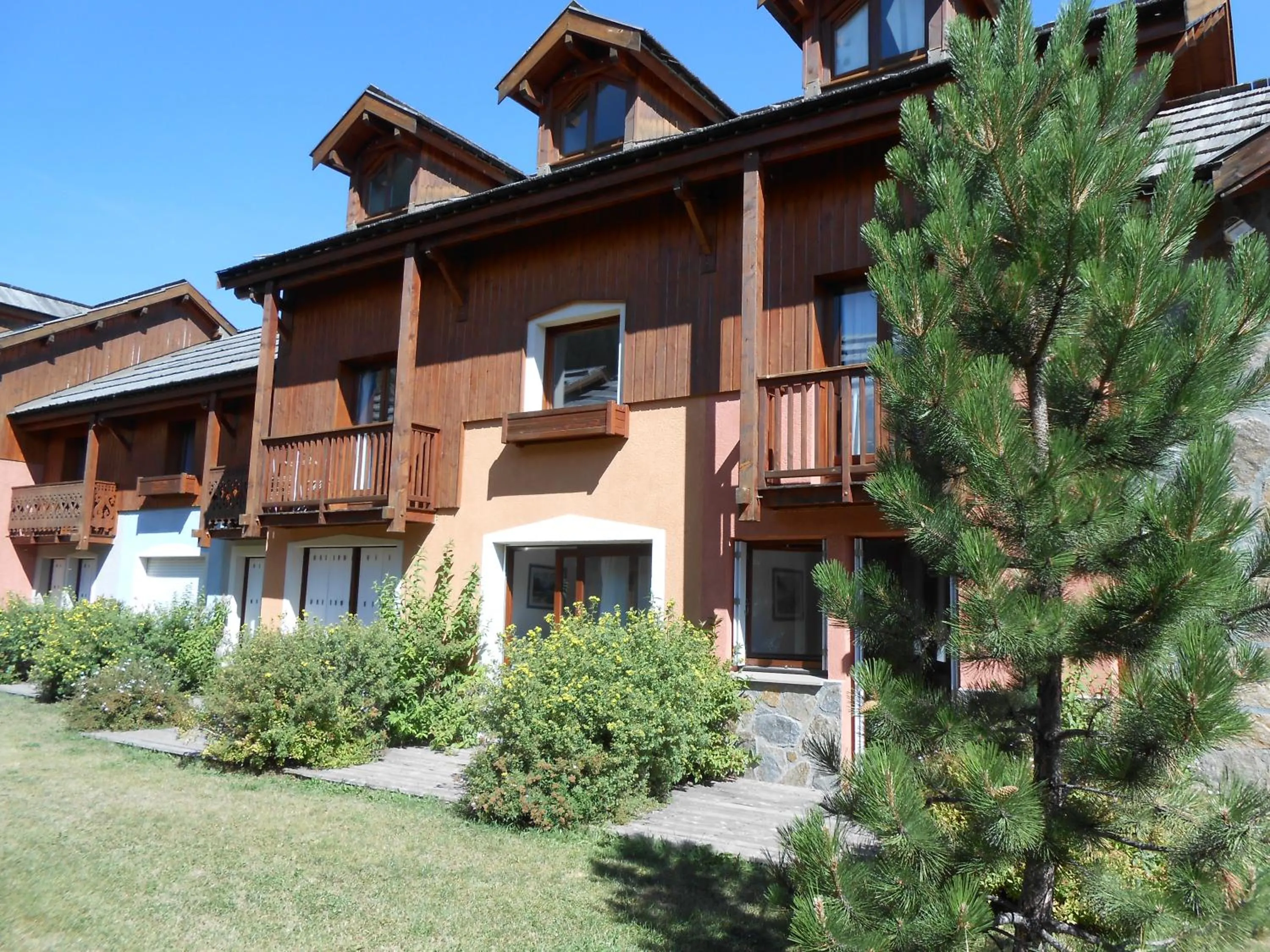 Property building in Chalets Jardin Alpin by Mountain Collection Immobilier