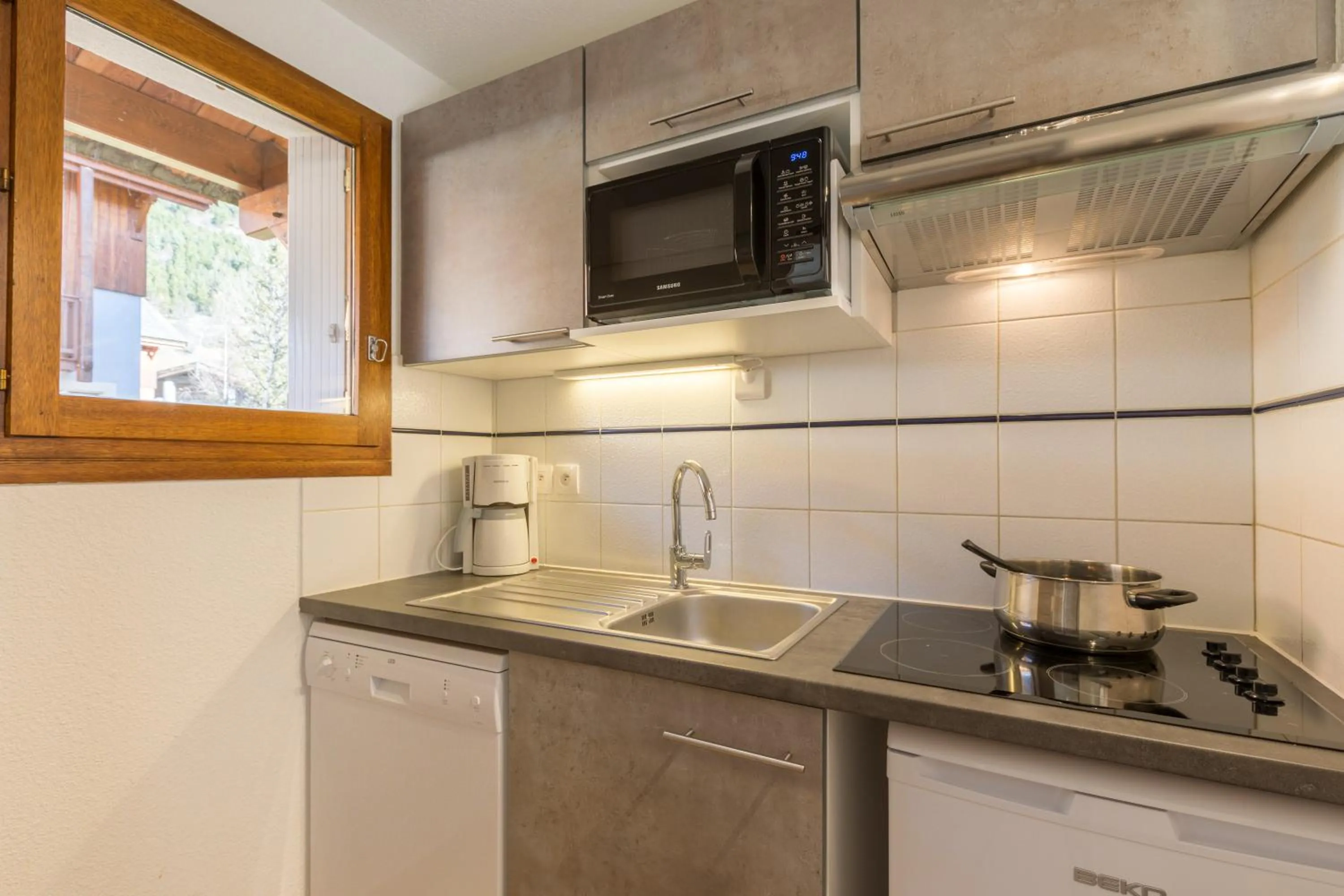 Kitchen or kitchenette in Chalets Jardin Alpin by Mountain Collection Immobilier