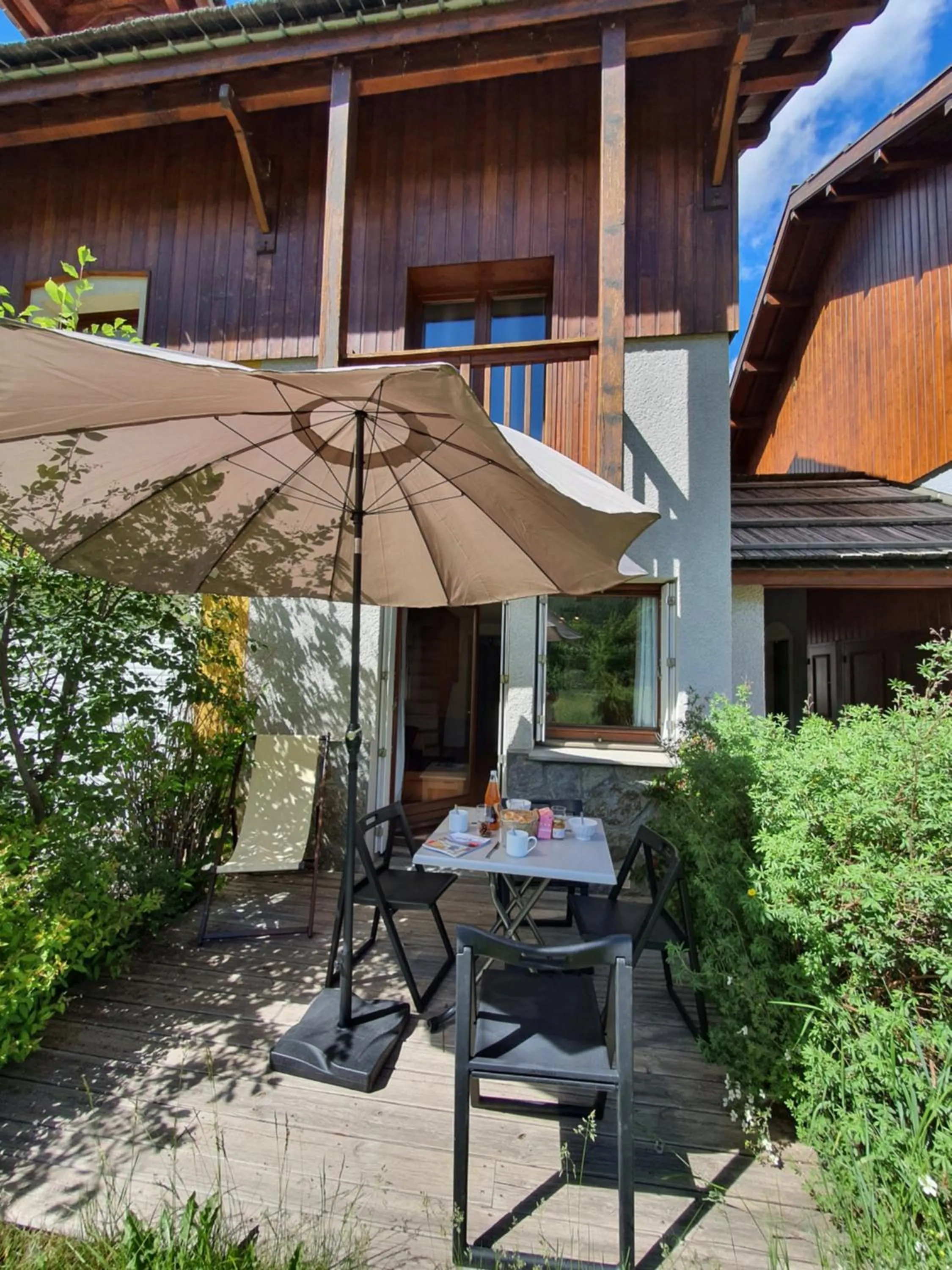 Garden in Chalets Jardin Alpin by Mountain Collection Immobilier