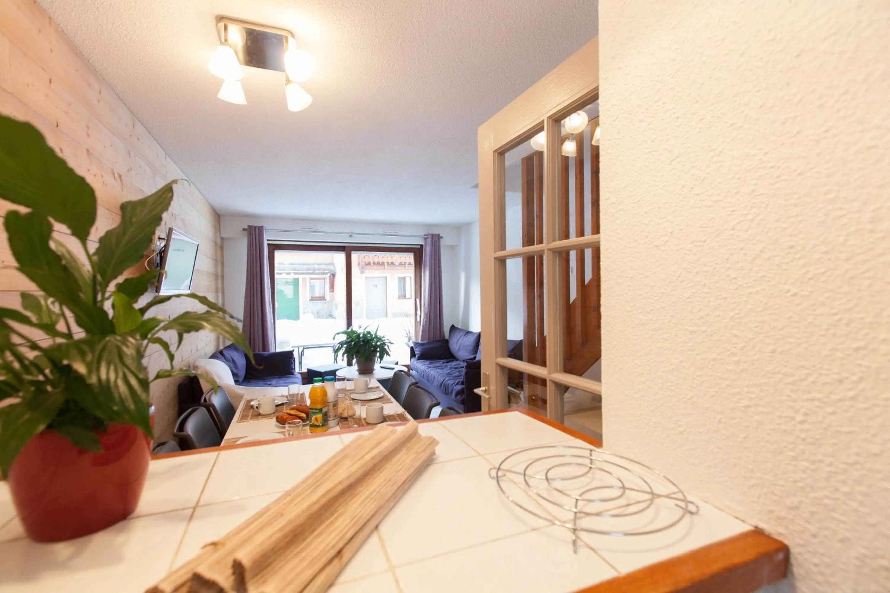 Living room in Chalets Jardin Alpin by Mountain Collection Immobilier