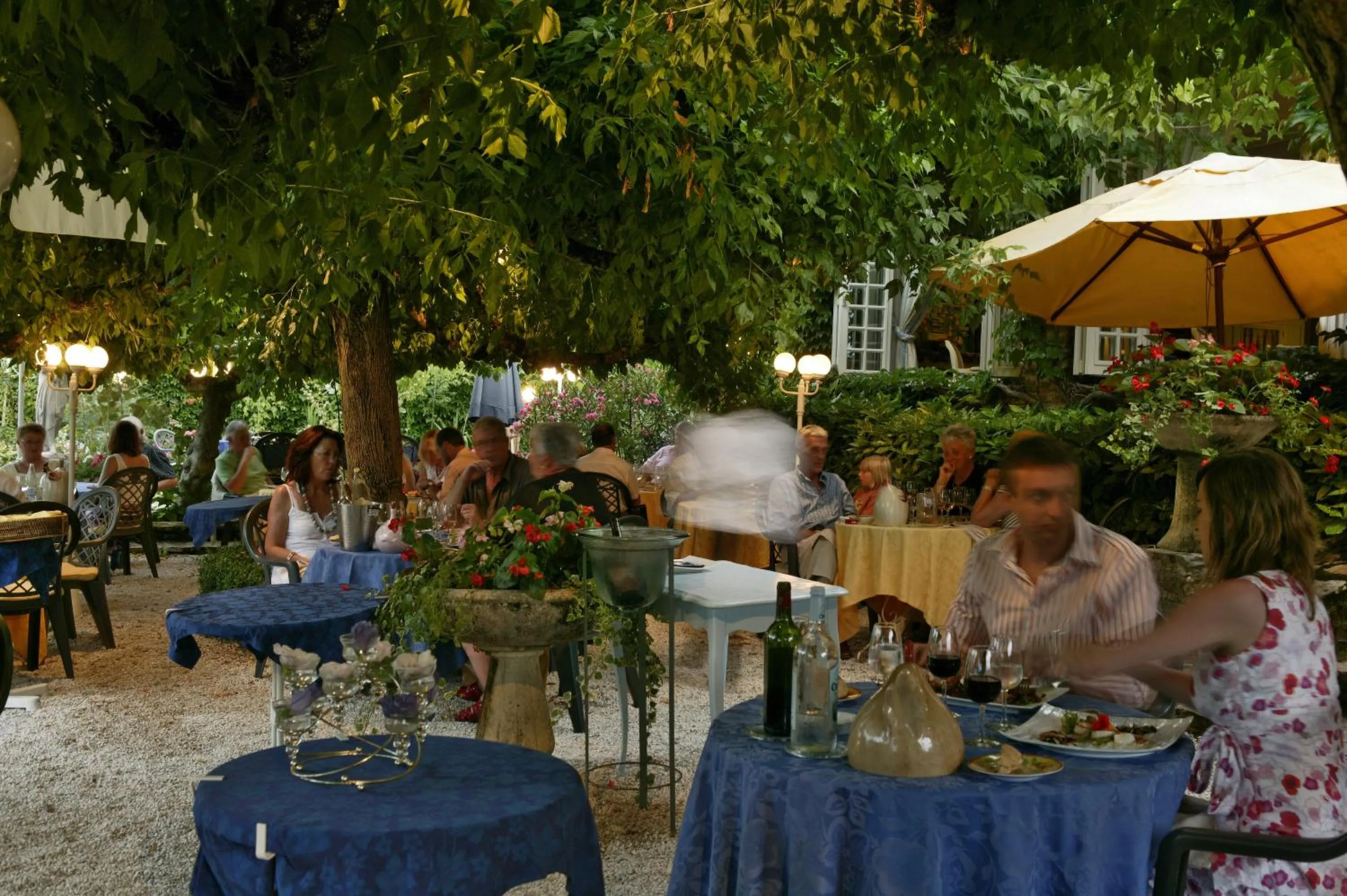 Logis Hôtel Hostellerie Saint-Jacques