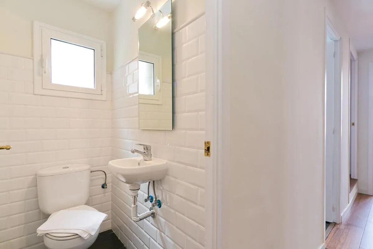 Bathroom in Bcn Paseo De Gracia Rocamora Apartment