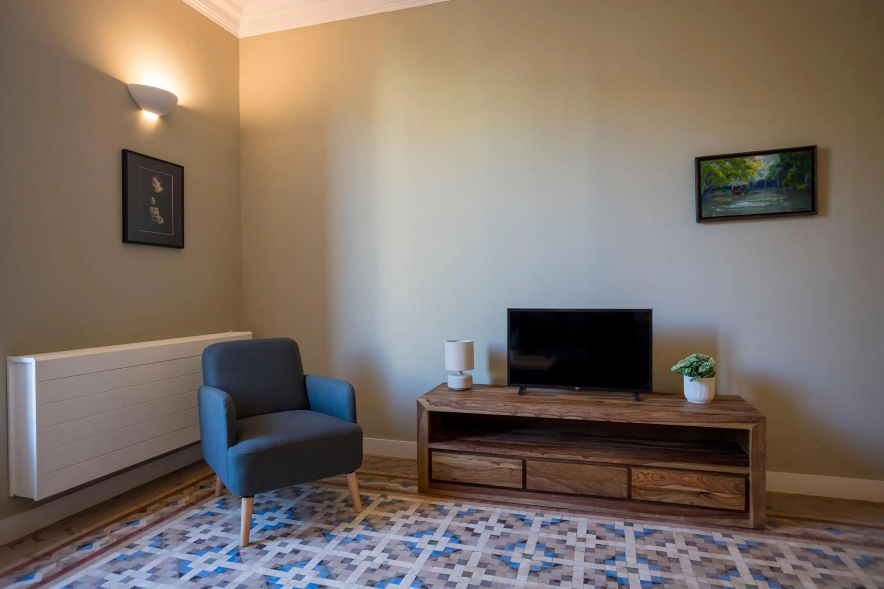 TV and multimedia in Bcn Paseo De Gracia Rocamora Apartment