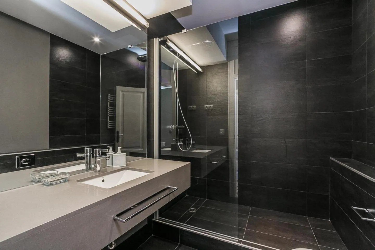 Bathroom in Bcn Paseo De Gracia Rocamora Apartment