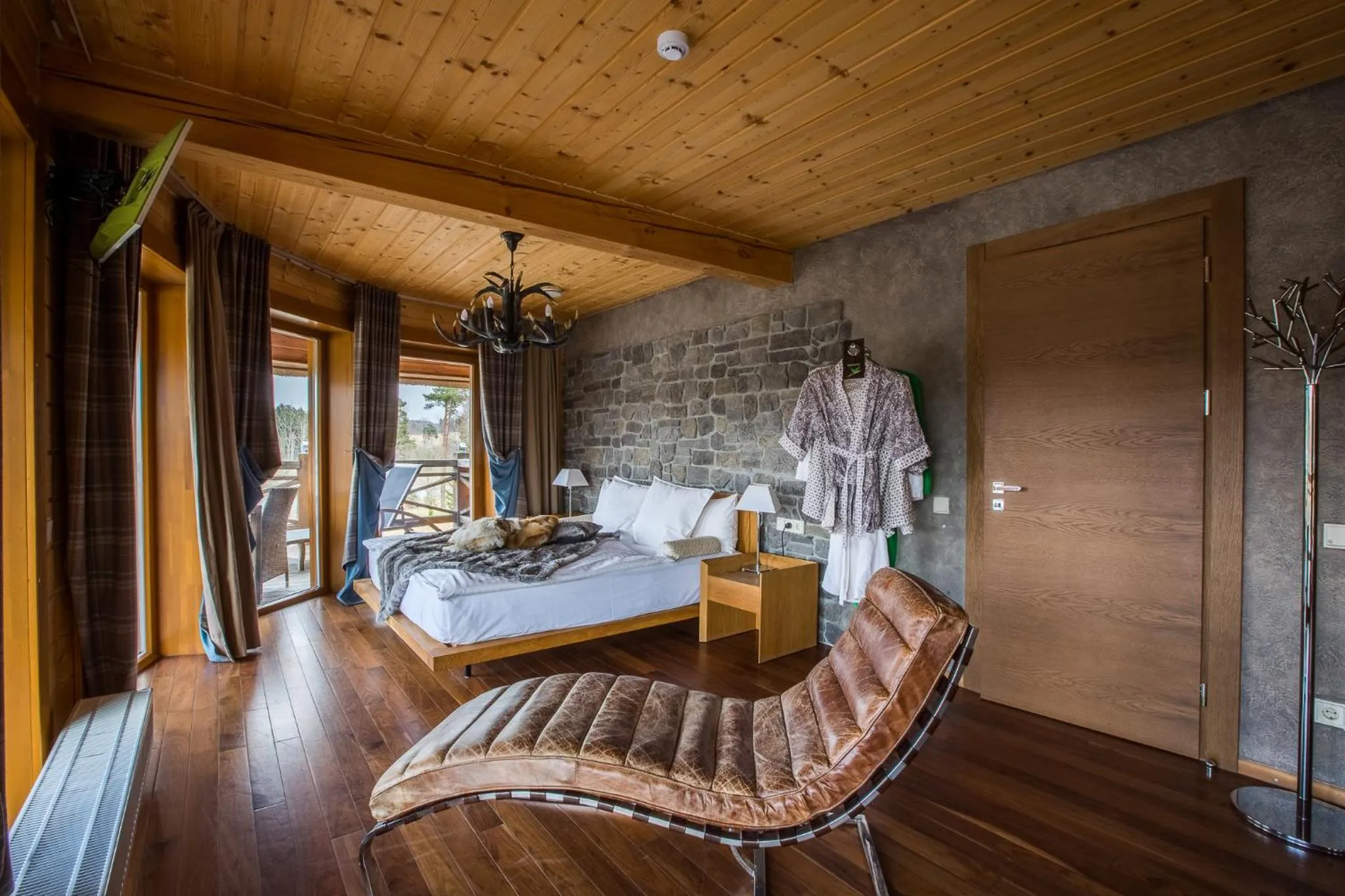 Photo of the whole room in Jonathan Spa Estate