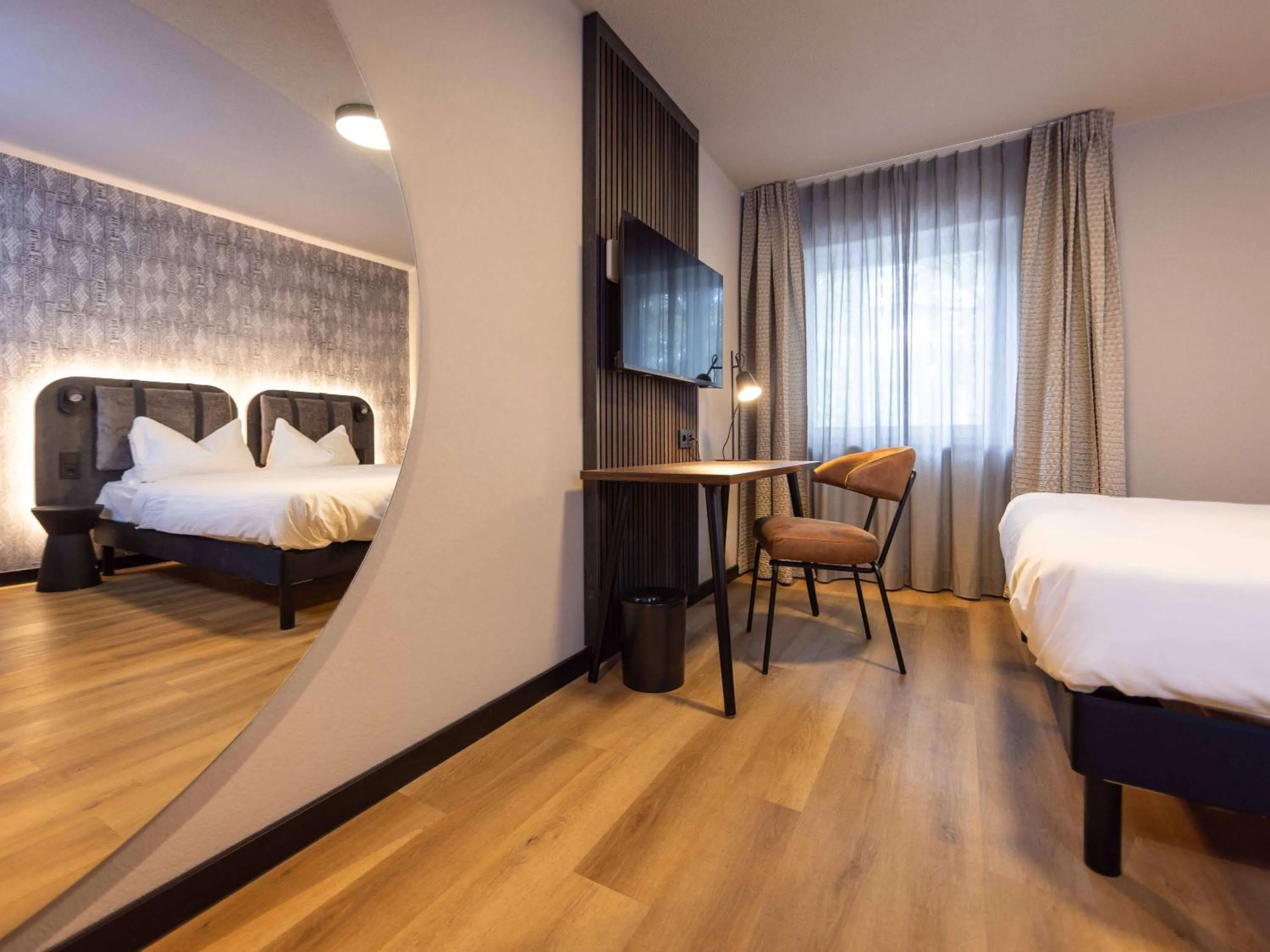 Bedroom, Bed in ibis Styles Aalen