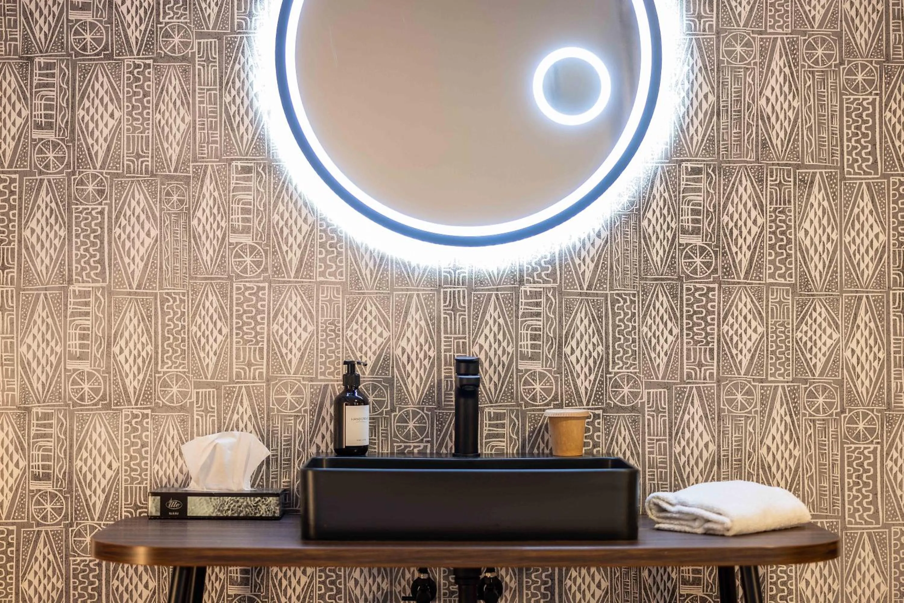 Photo of the whole room in ibis Styles Aalen