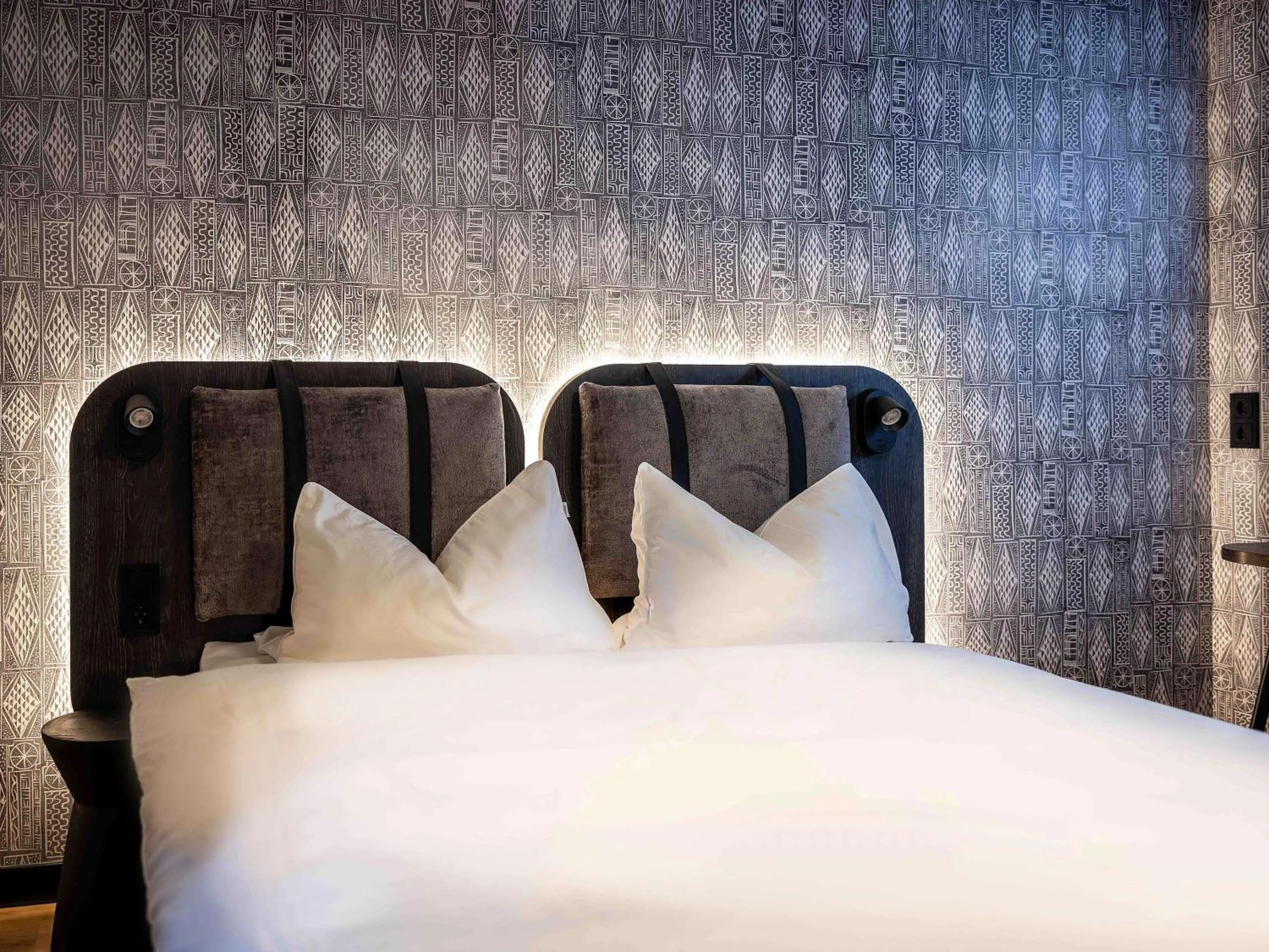 Bedroom, Bed in ibis Styles Aalen