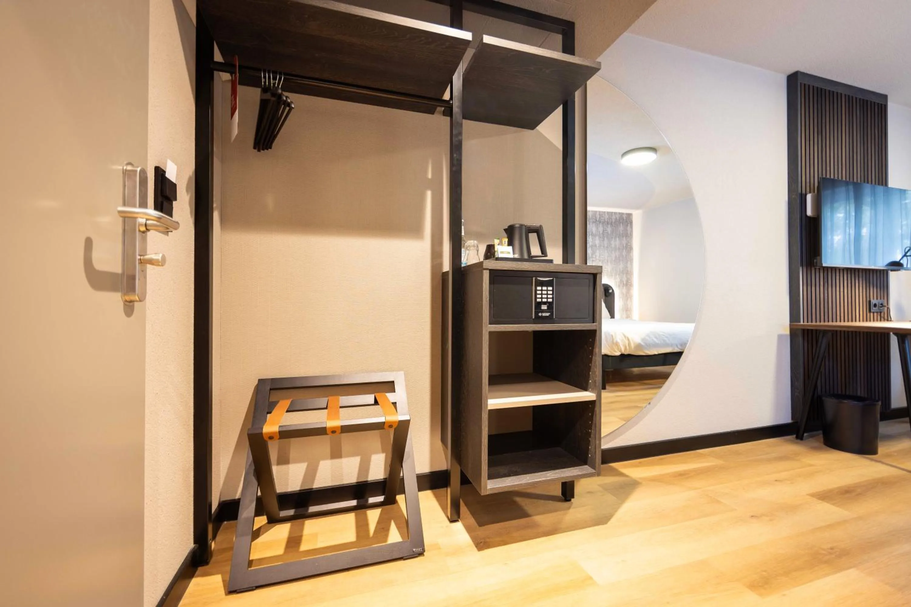 Photo of the whole room, Bed in ibis Styles Aalen