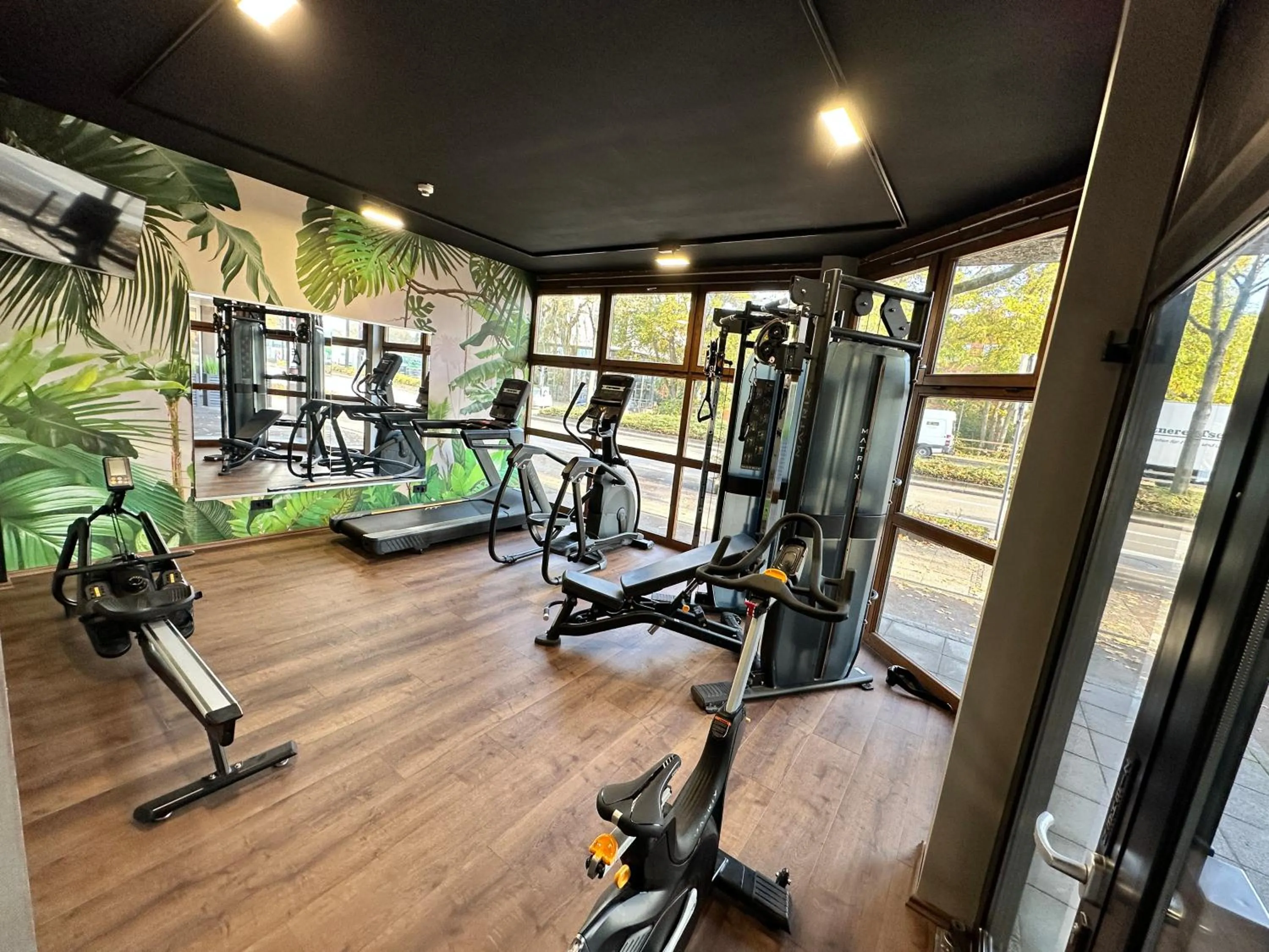 Fitness centre/facilities in ibis Styles Aalen