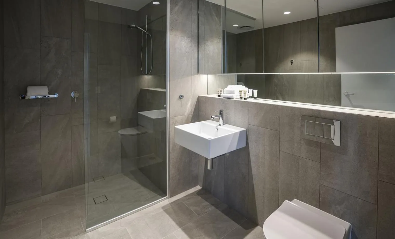 Shower in Encore Broadbeach - Official