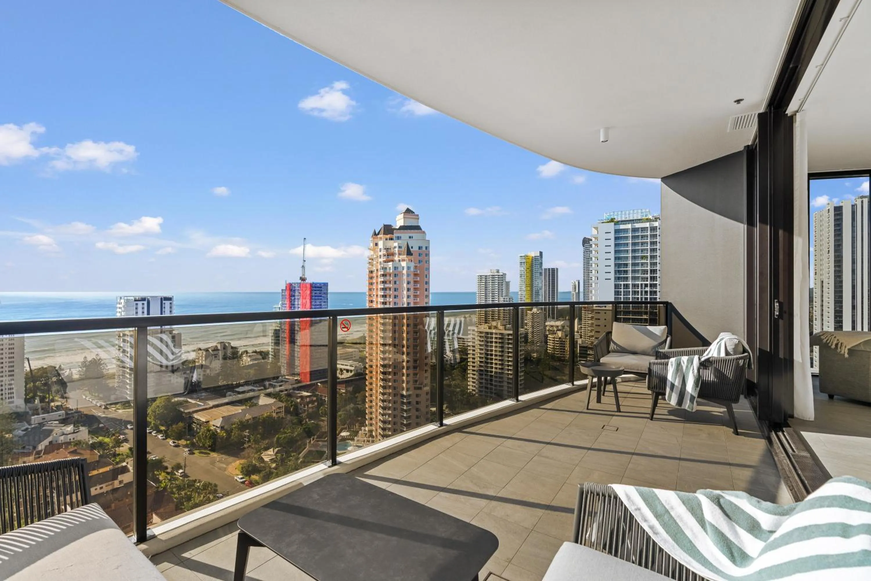 Encore Broadbeach - Official