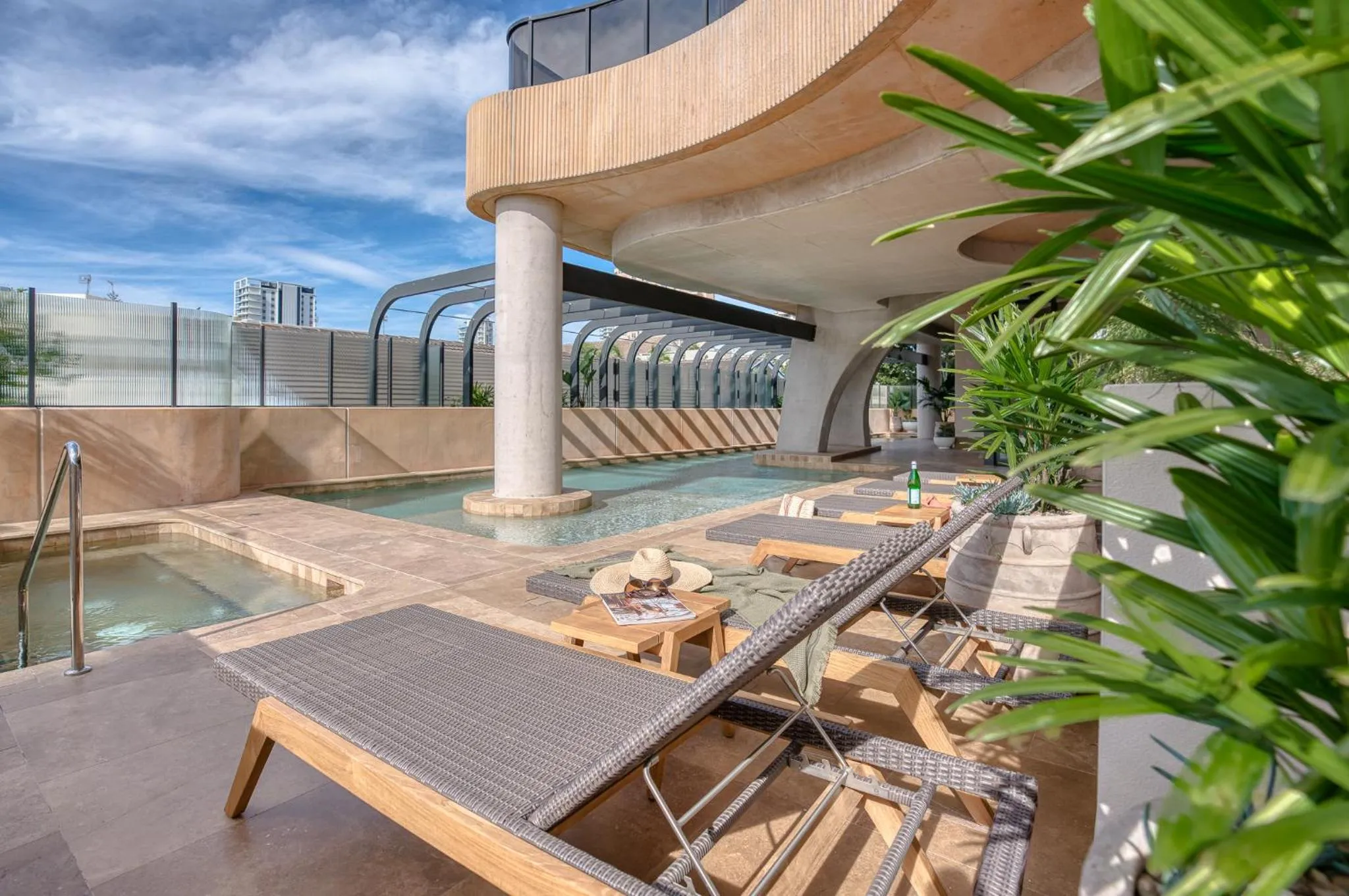 Swimming pool in Encore Broadbeach - Official