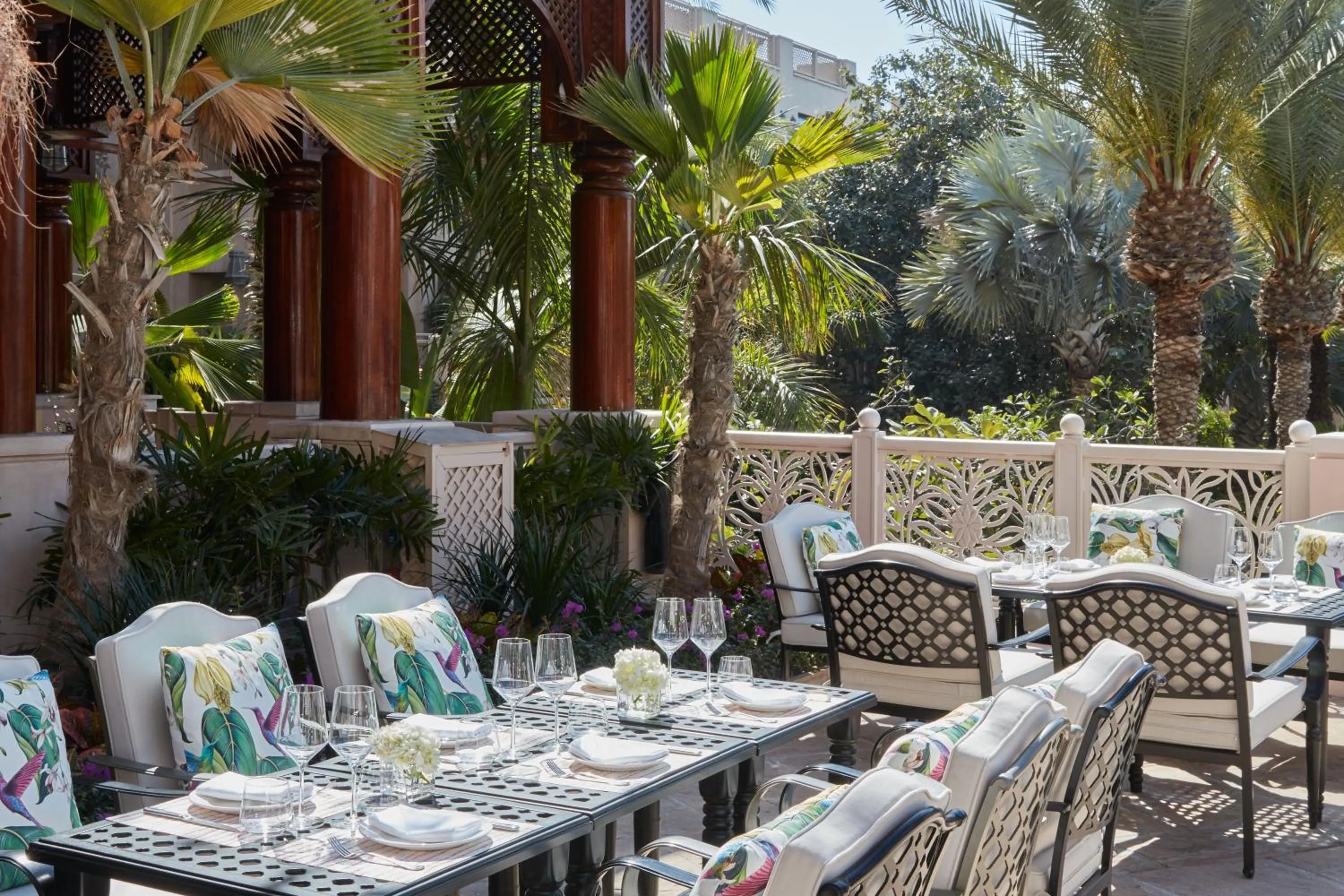 Restaurant/places to eat in Jumeirah Dar Al Masyaf Dubai