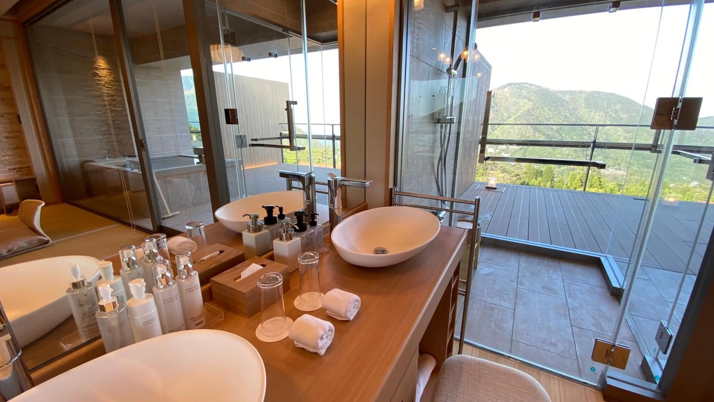 Photo of the whole room in Gen Hakone Gora