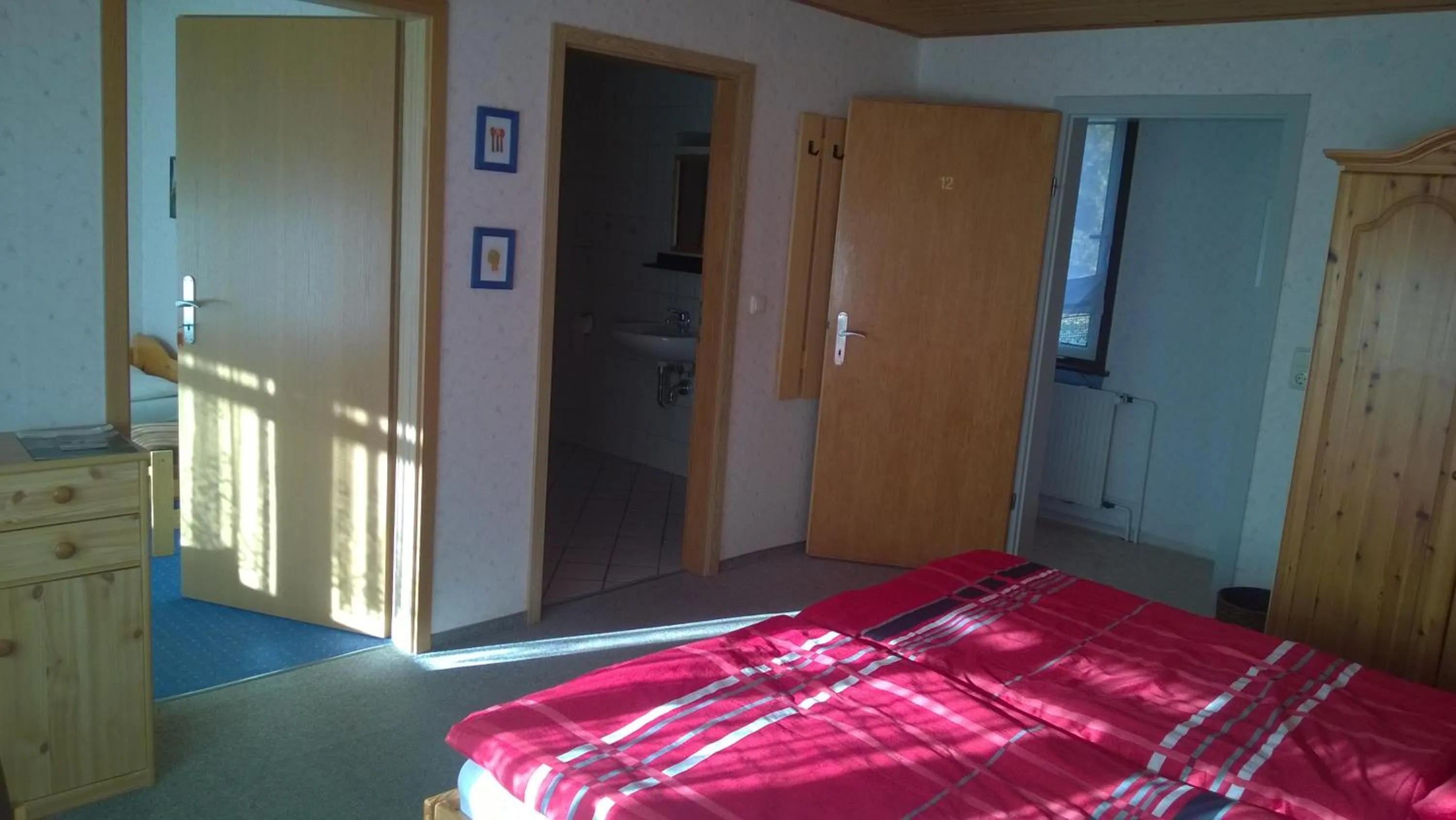 Photo of the whole room, Bed in Wiedaer Hütte