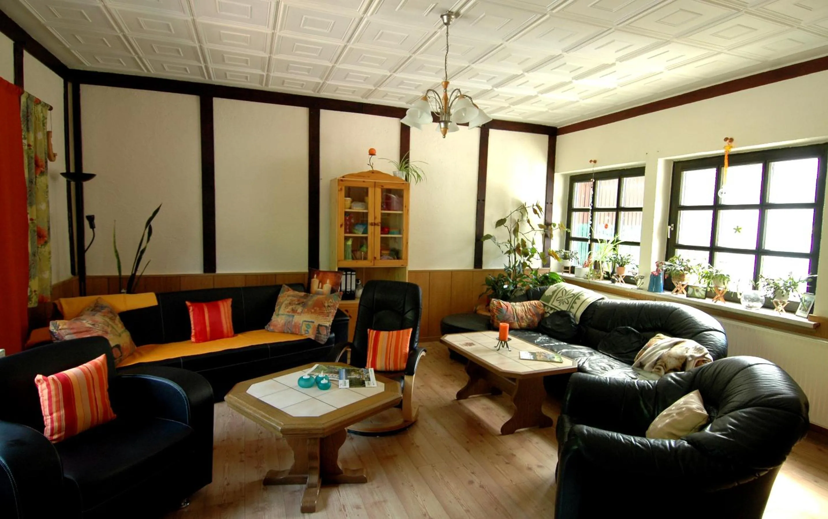 Communal lounge/ TV room in Wiedaer Hütte