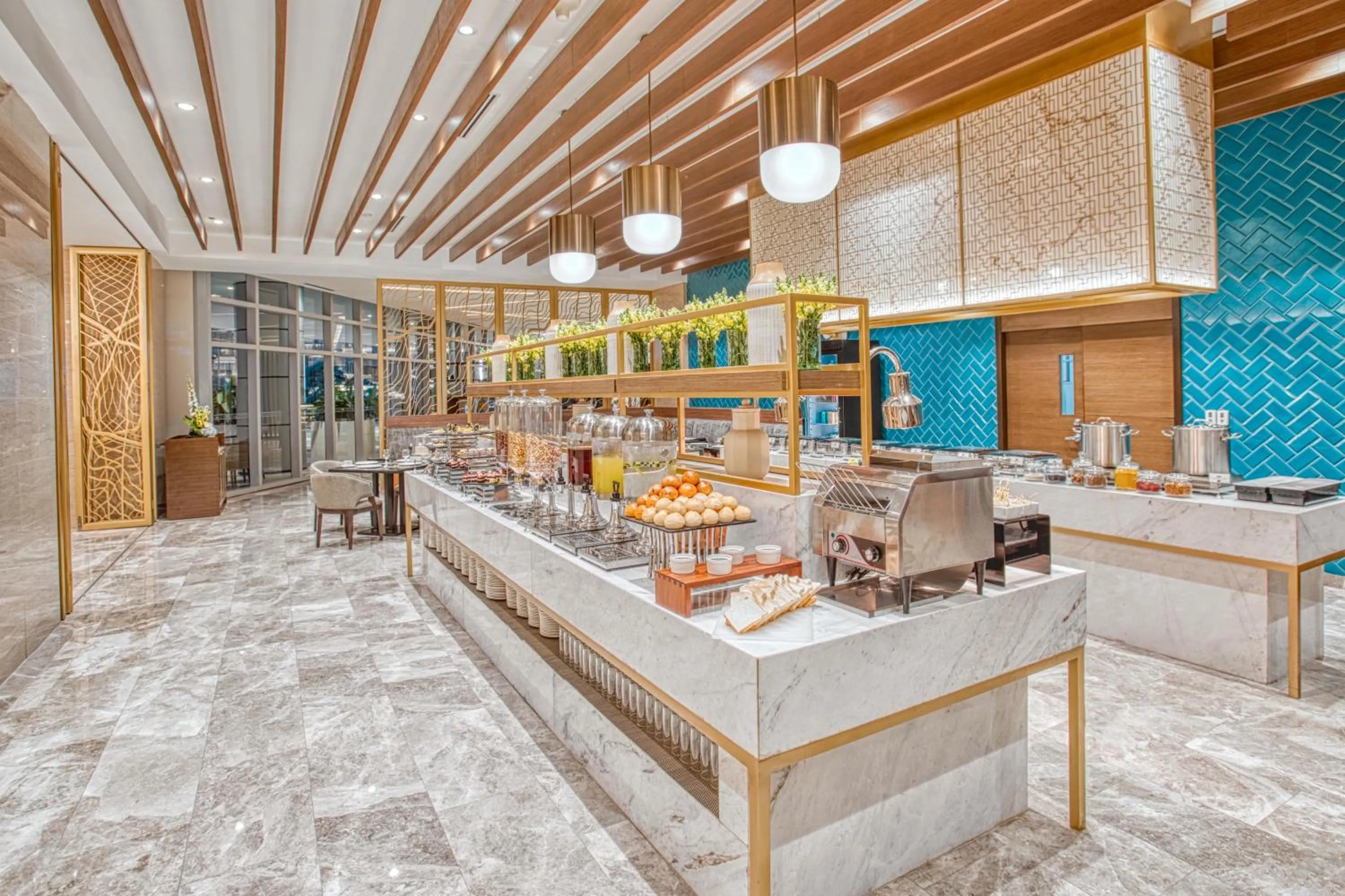 Restaurant/places to eat in Kingsford Hotel Manila Bay