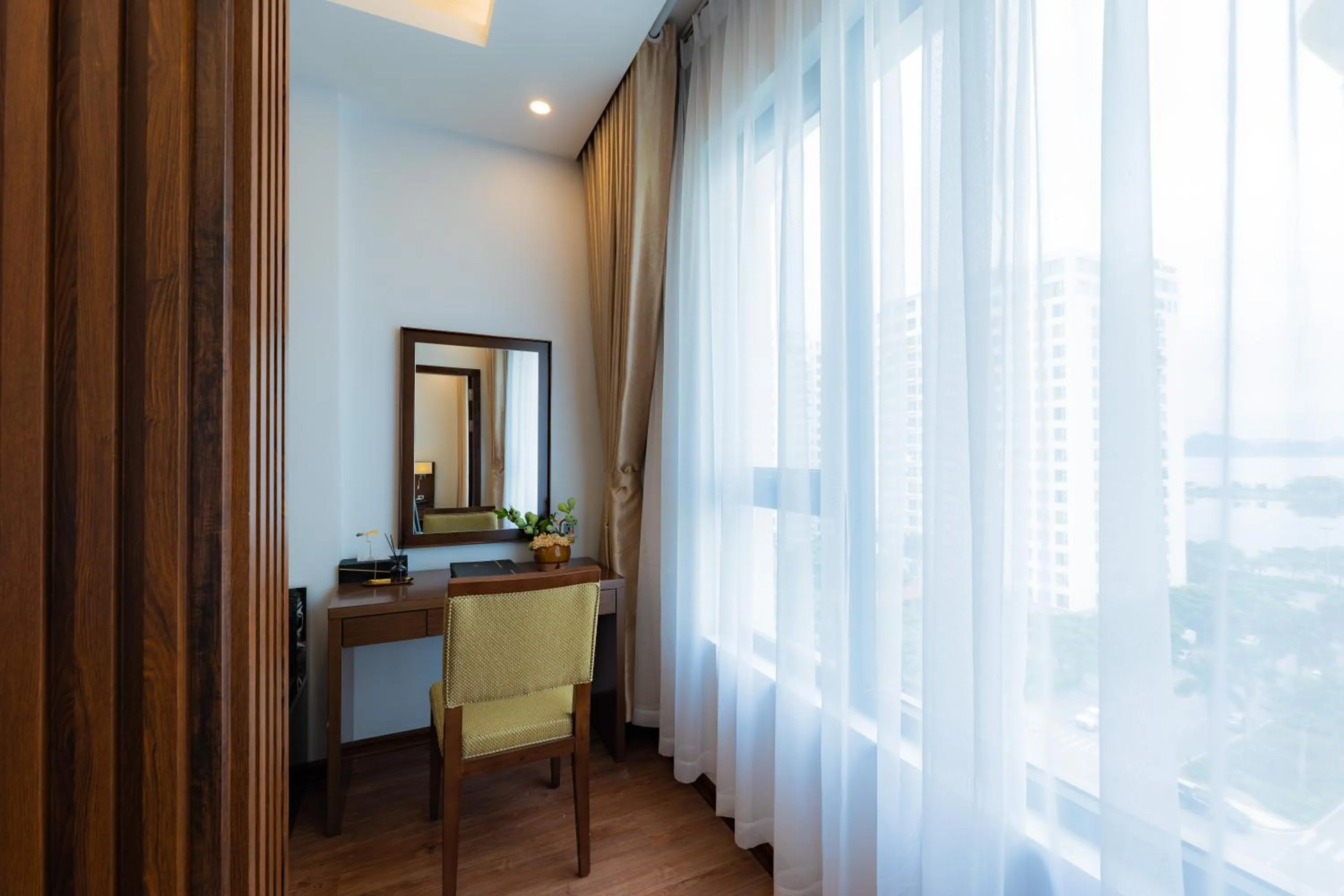 hair dresser in Hạ Long New Century Hotel