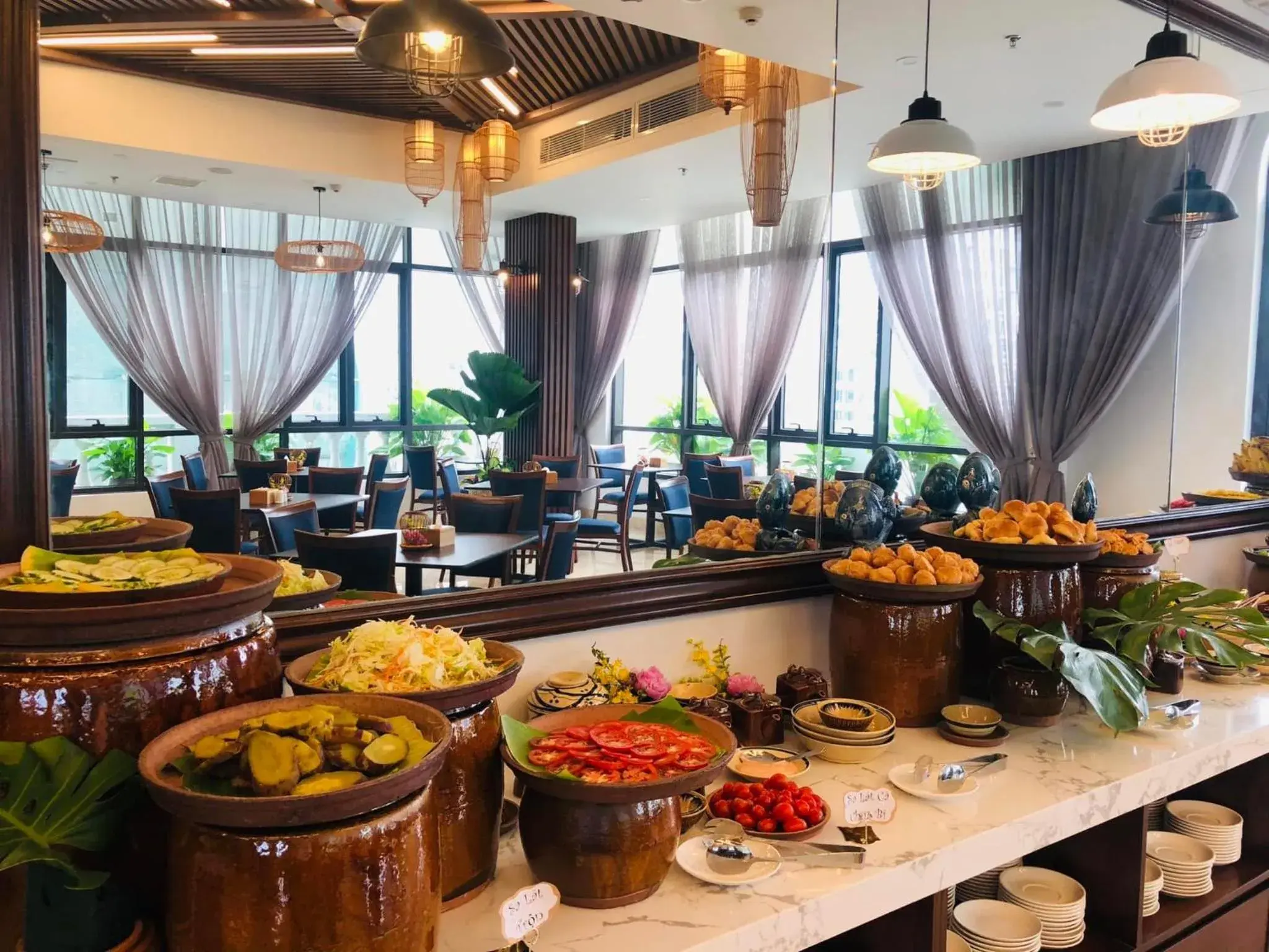 Restaurant/places to eat in Hạ Long New Century Hotel Restaurant/places to eat in Hạ Long New Century Hotel