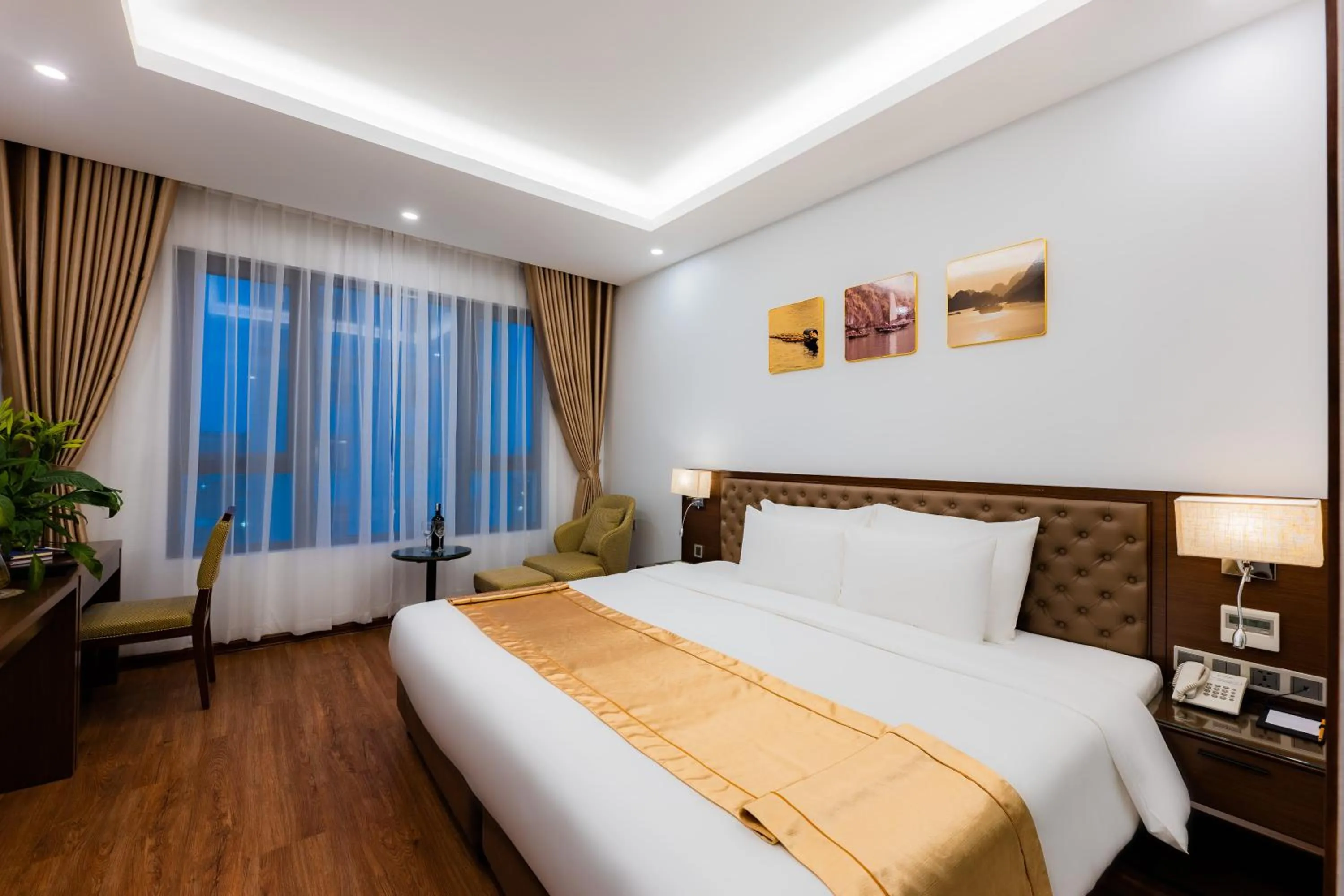 Photo of the whole room, Bed in Hạ Long New Century Hotel