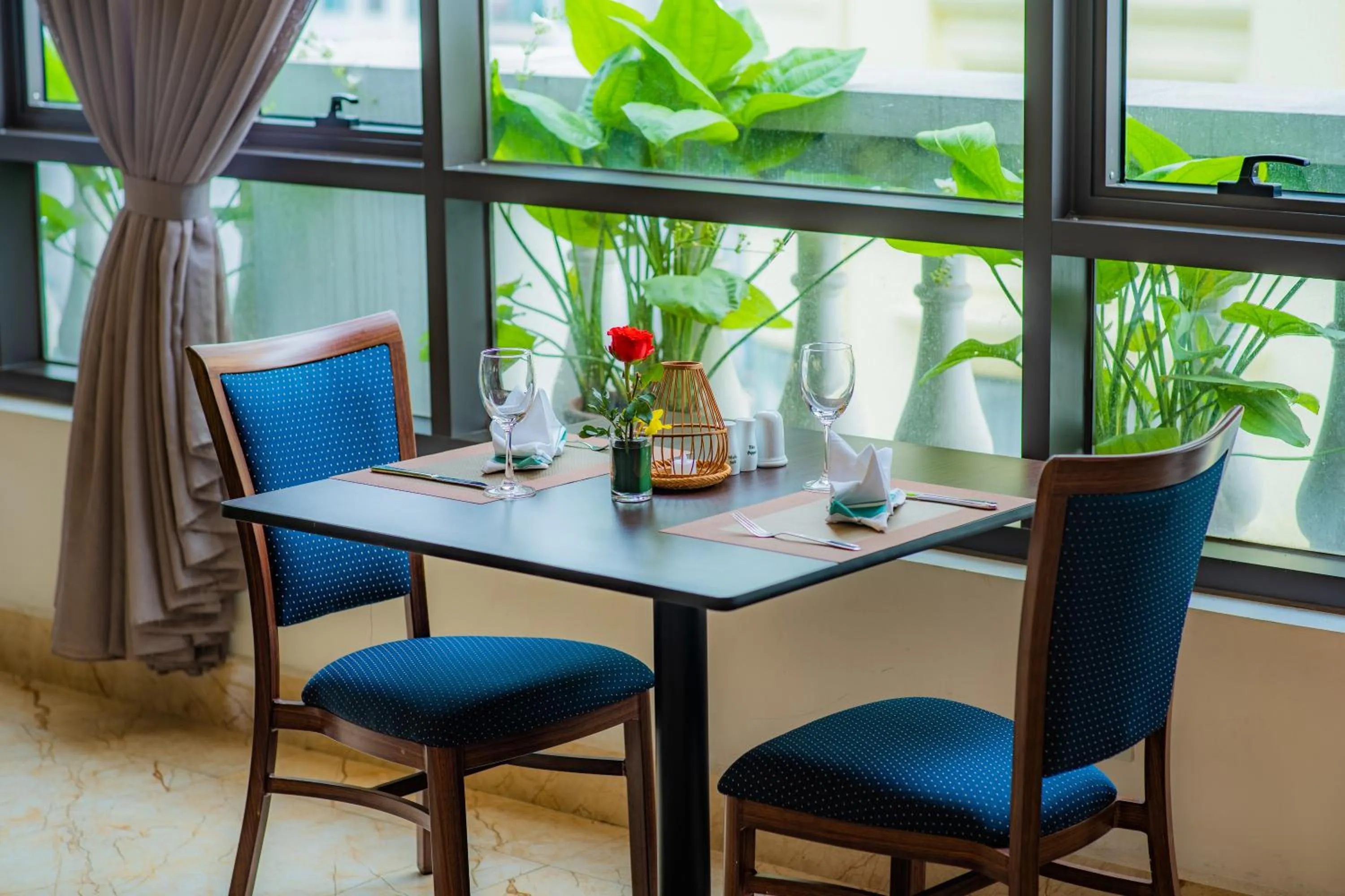 Restaurant/places to eat in Hạ Long New Century Hotel