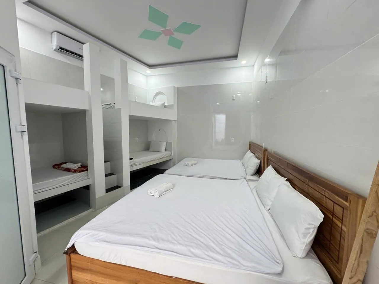 Bed in Windy hills hotel