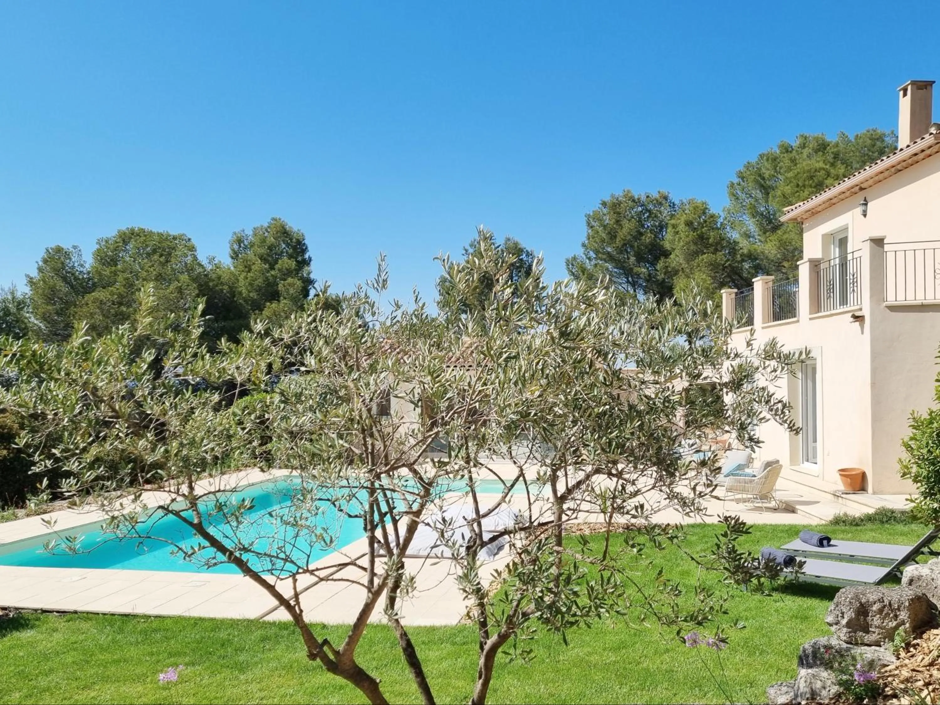 Garden in Cosy en Provence - Piscine chauffée de mai à septembre