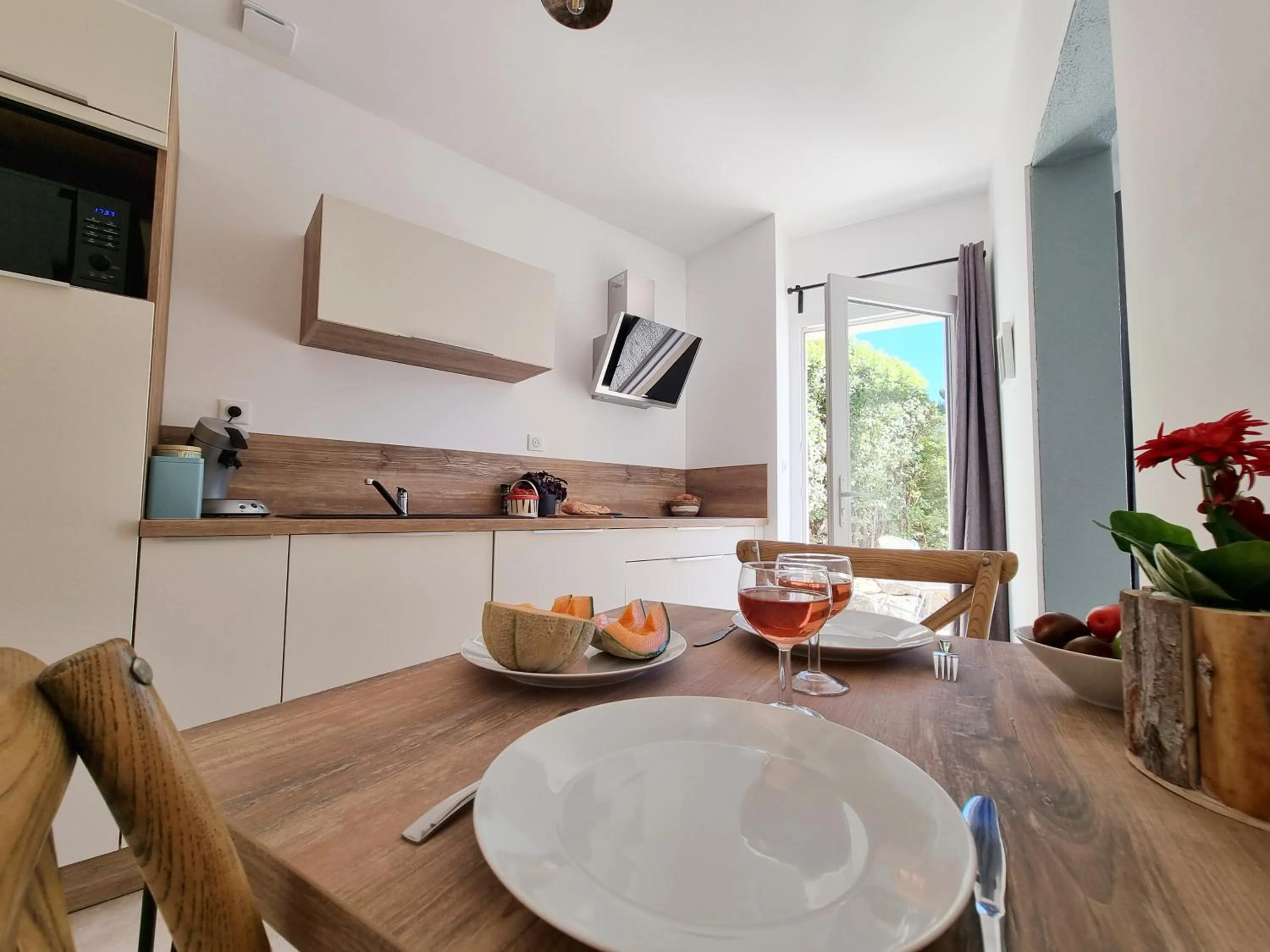 Kitchen or kitchenette in Cosy en Provence - Piscine chauffée de mai à septembre