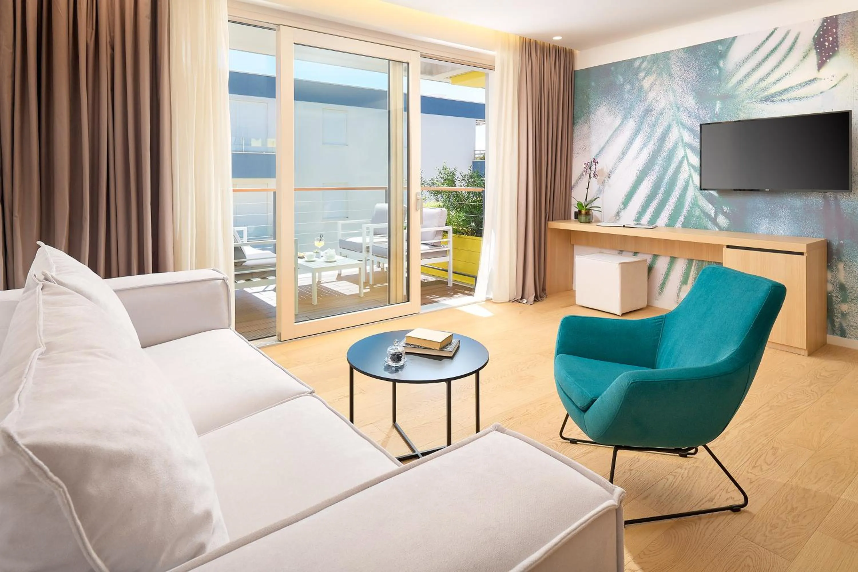 Living room in Amphora's Garden