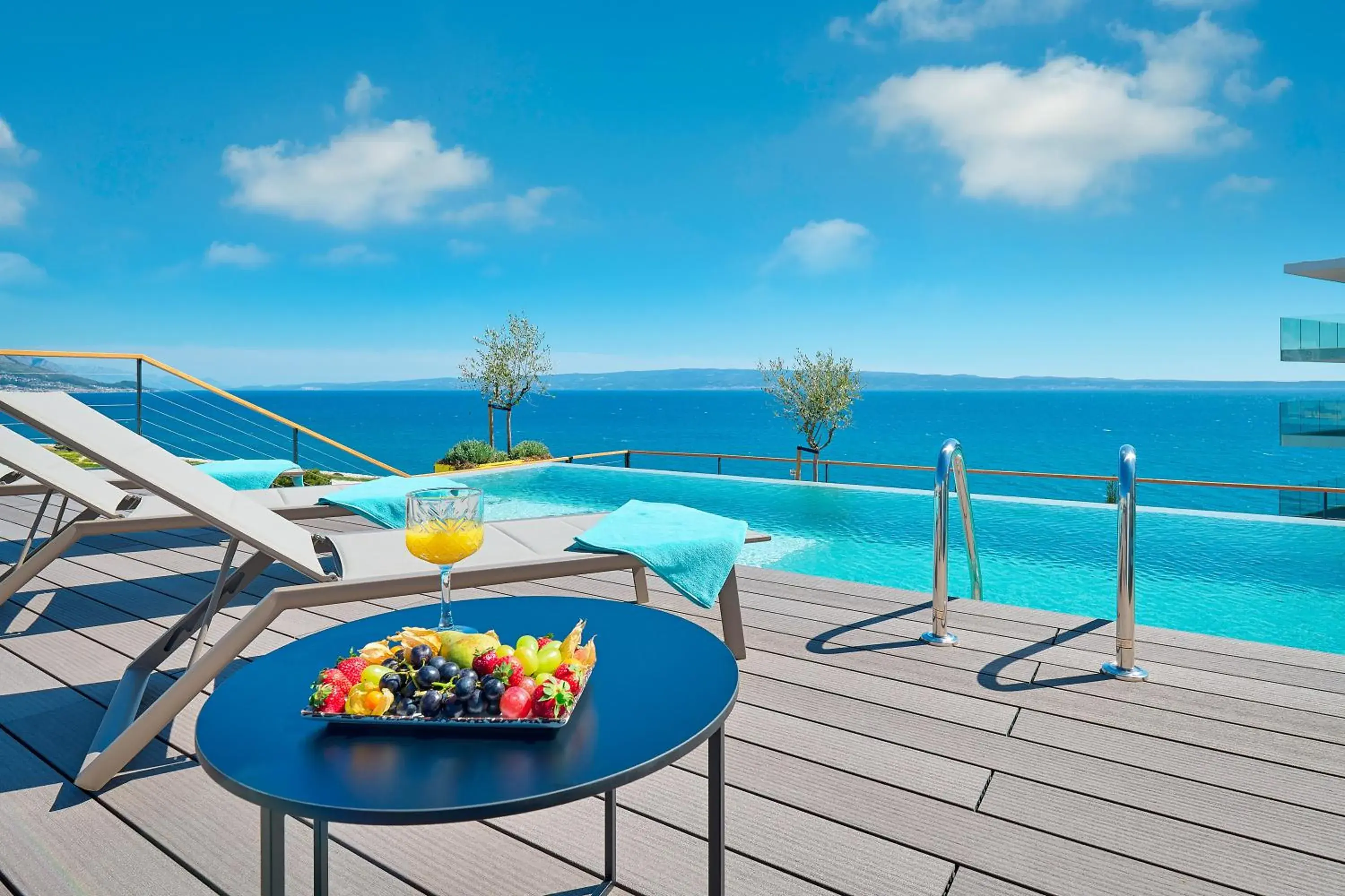 Swimming pool in Amphora's Garden Swimming pool in Amphora's Garden