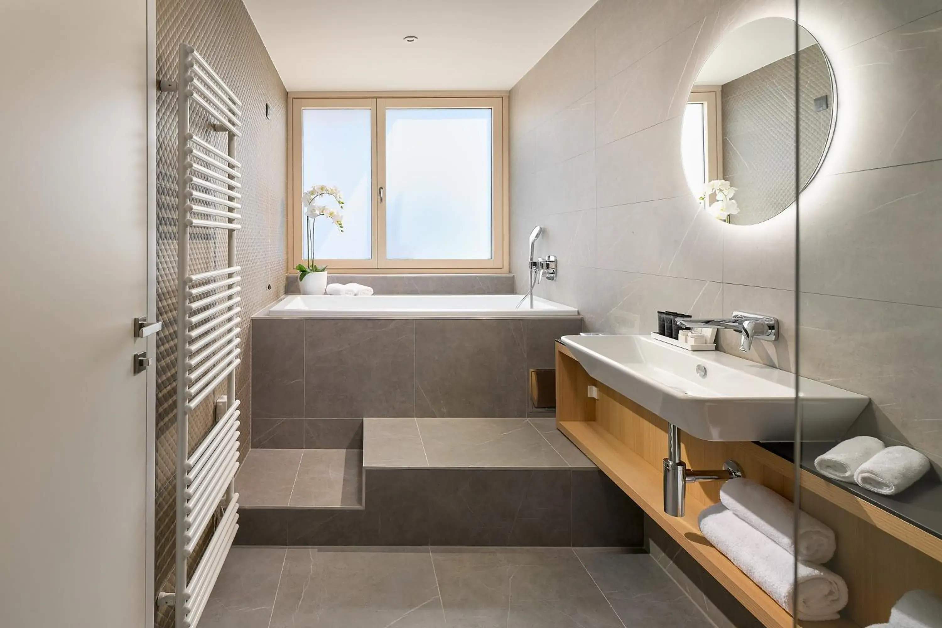 Bathroom in Amphora's Garden Bathroom in Amphora's Garden