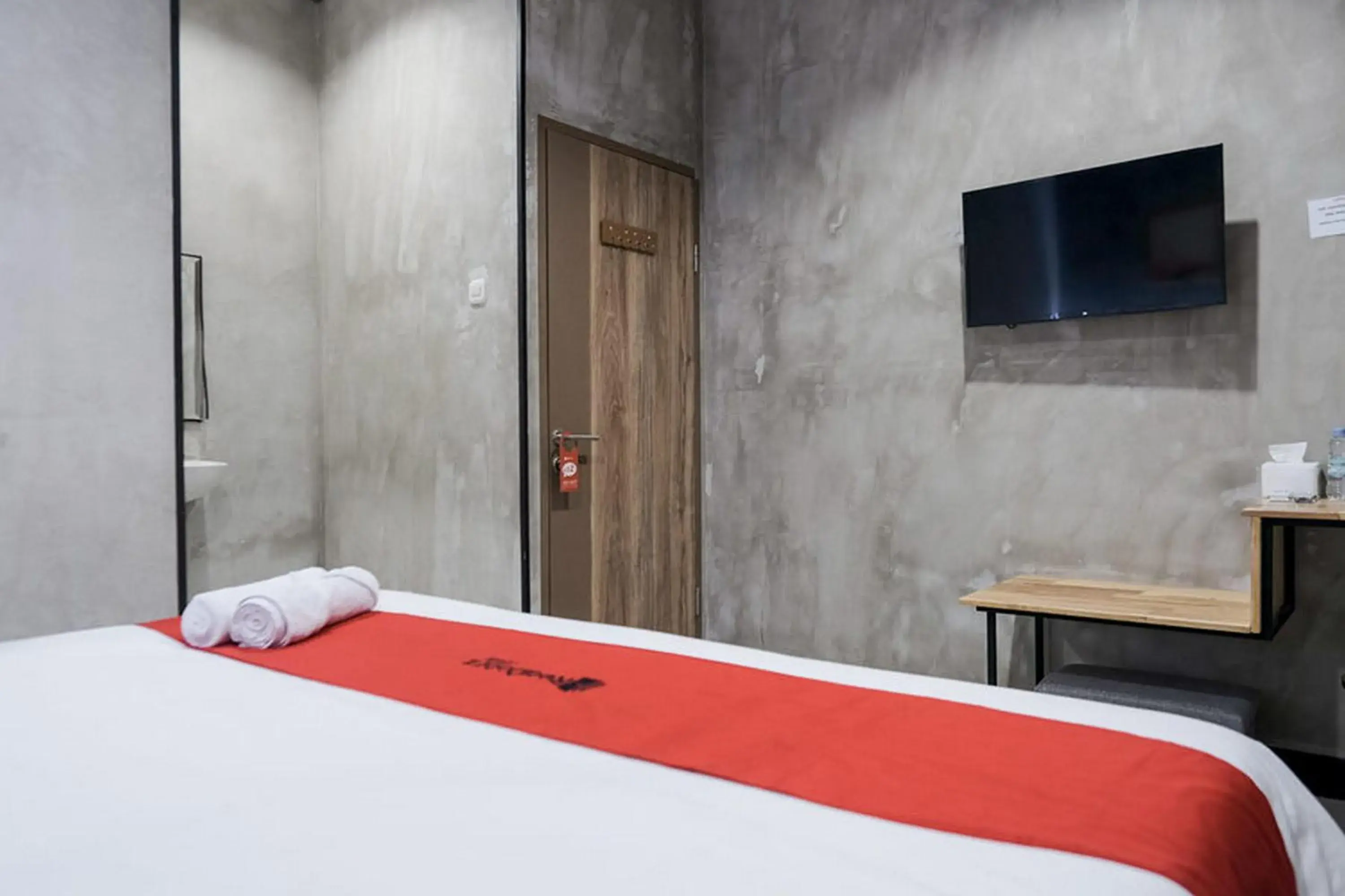 Bed in RedDoorz @ Sekip Medan Bed in RedDoorz @ Sekip Medan