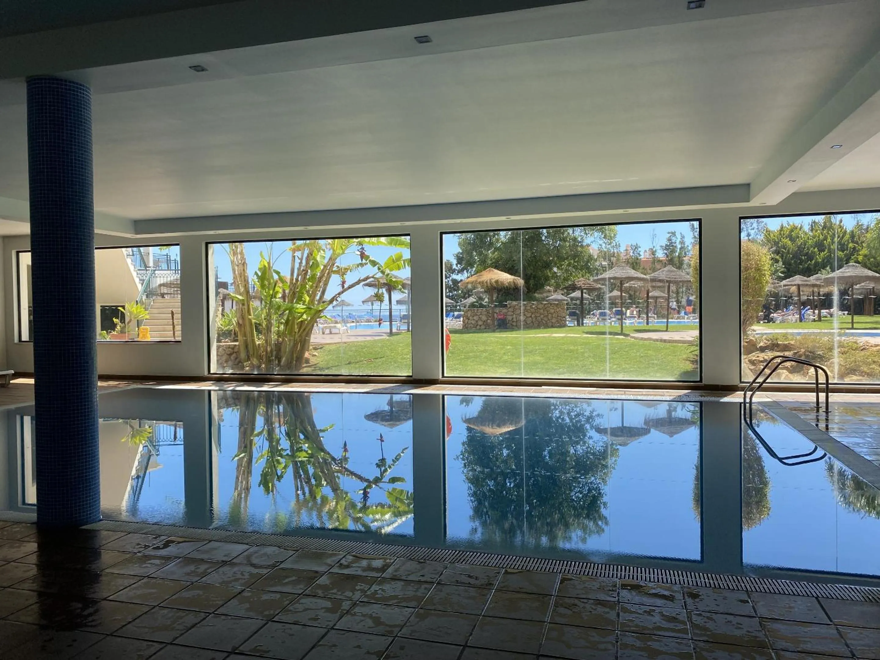 Swimming pool in BayView Albufeira