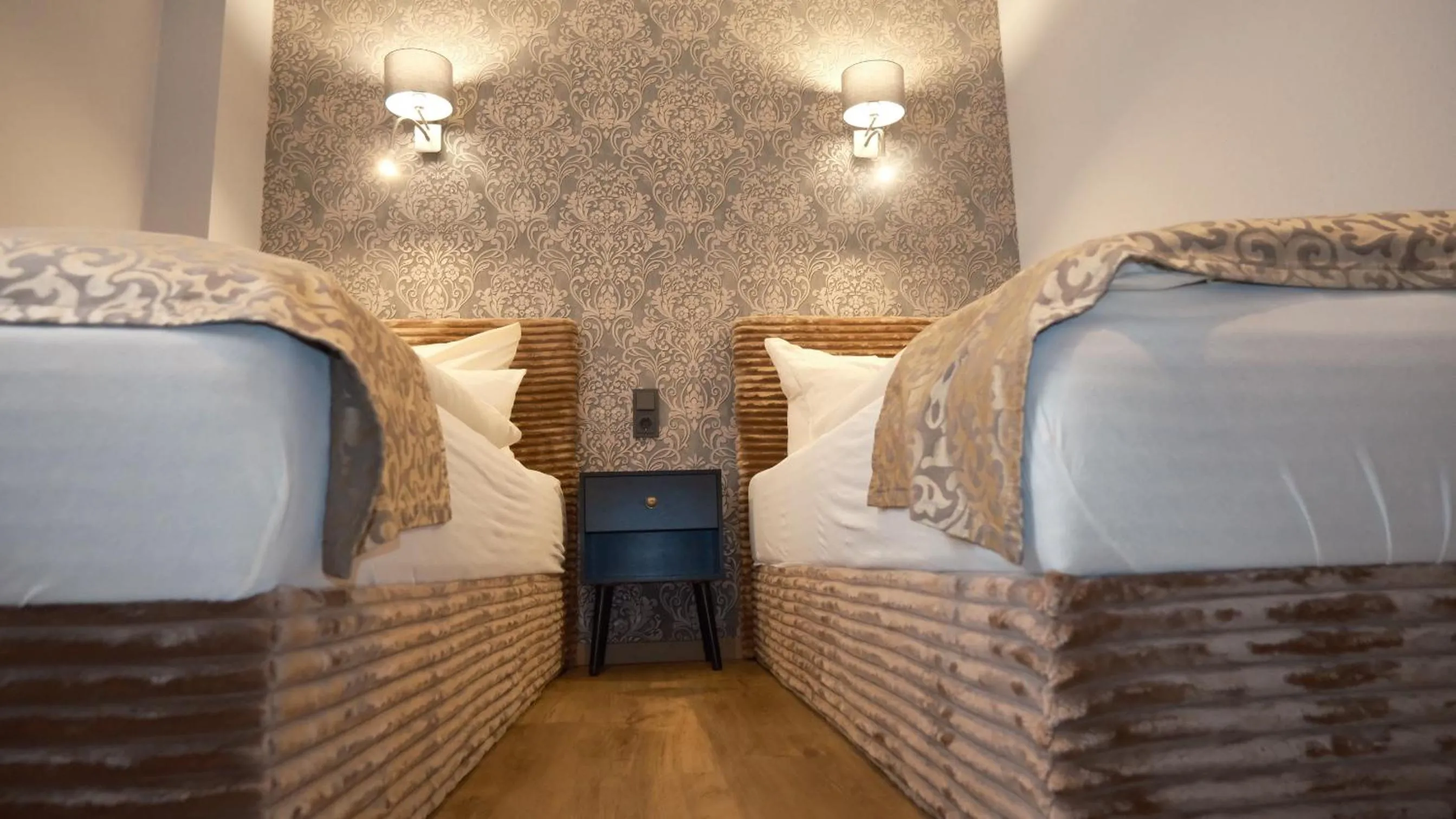 Bedroom, Bed in Parkhotel Flora