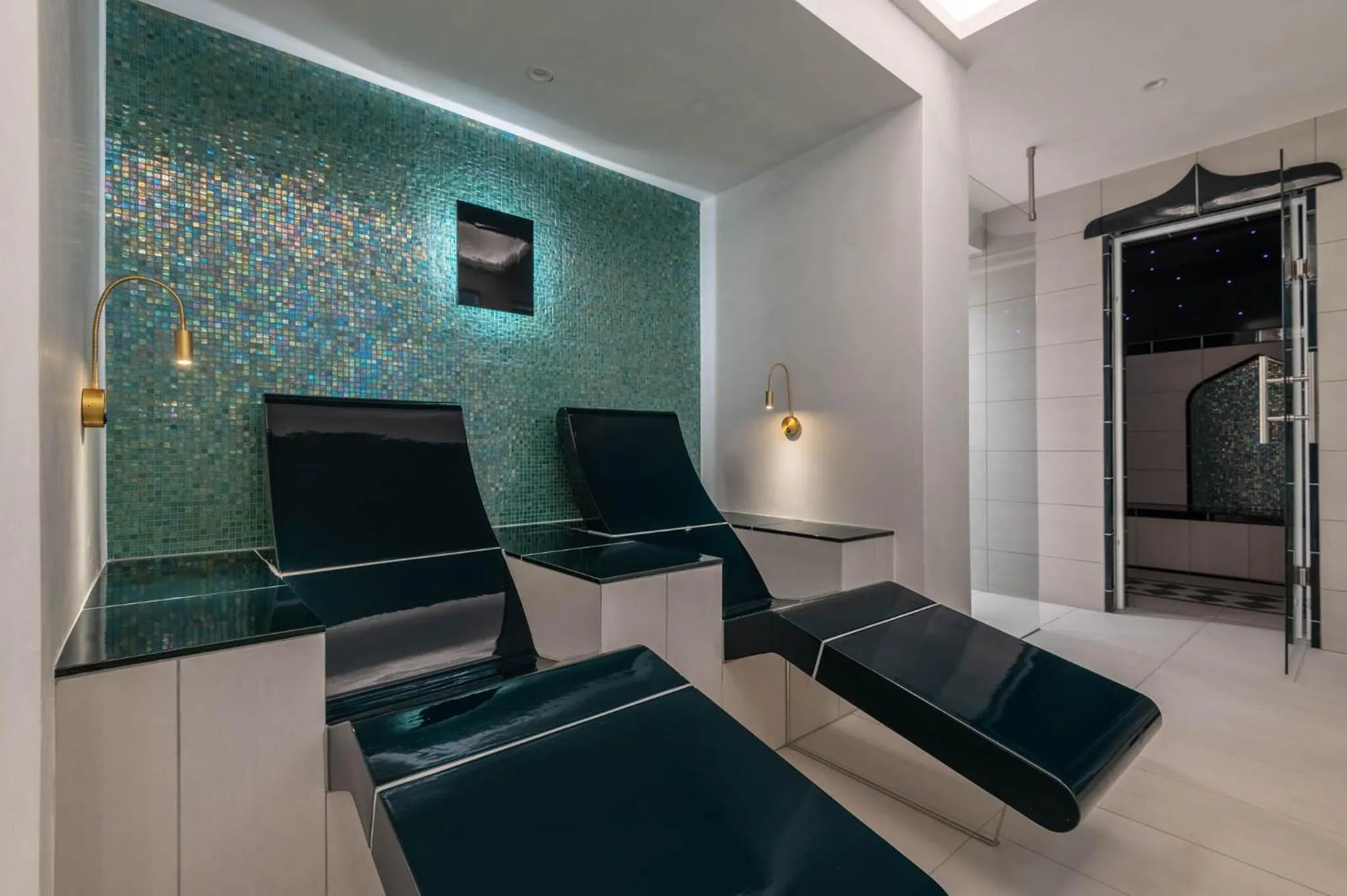 Steam room in Parkhotel Flora