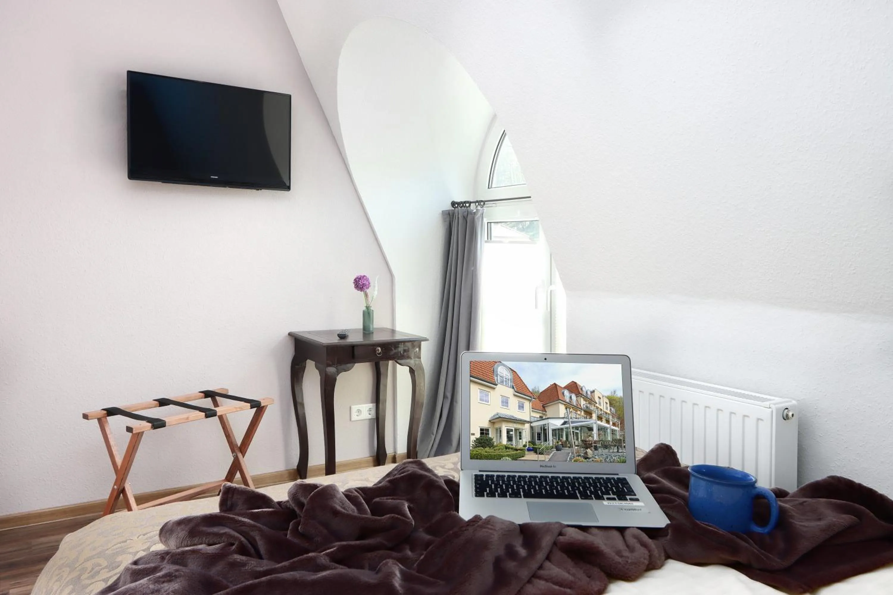 TV and multimedia, Bed in Parkhotel Flora