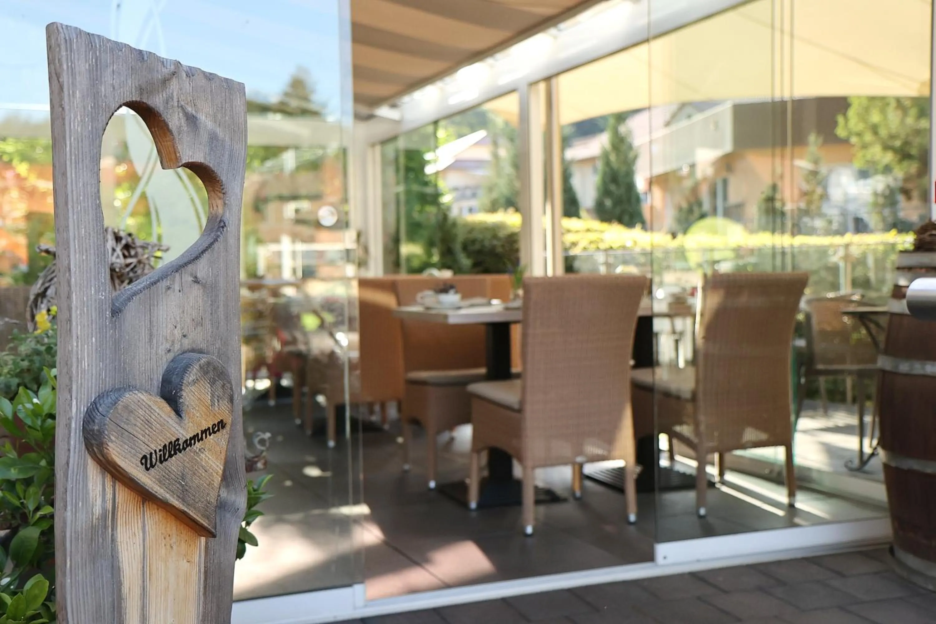 Restaurant/places to eat in Parkhotel Flora