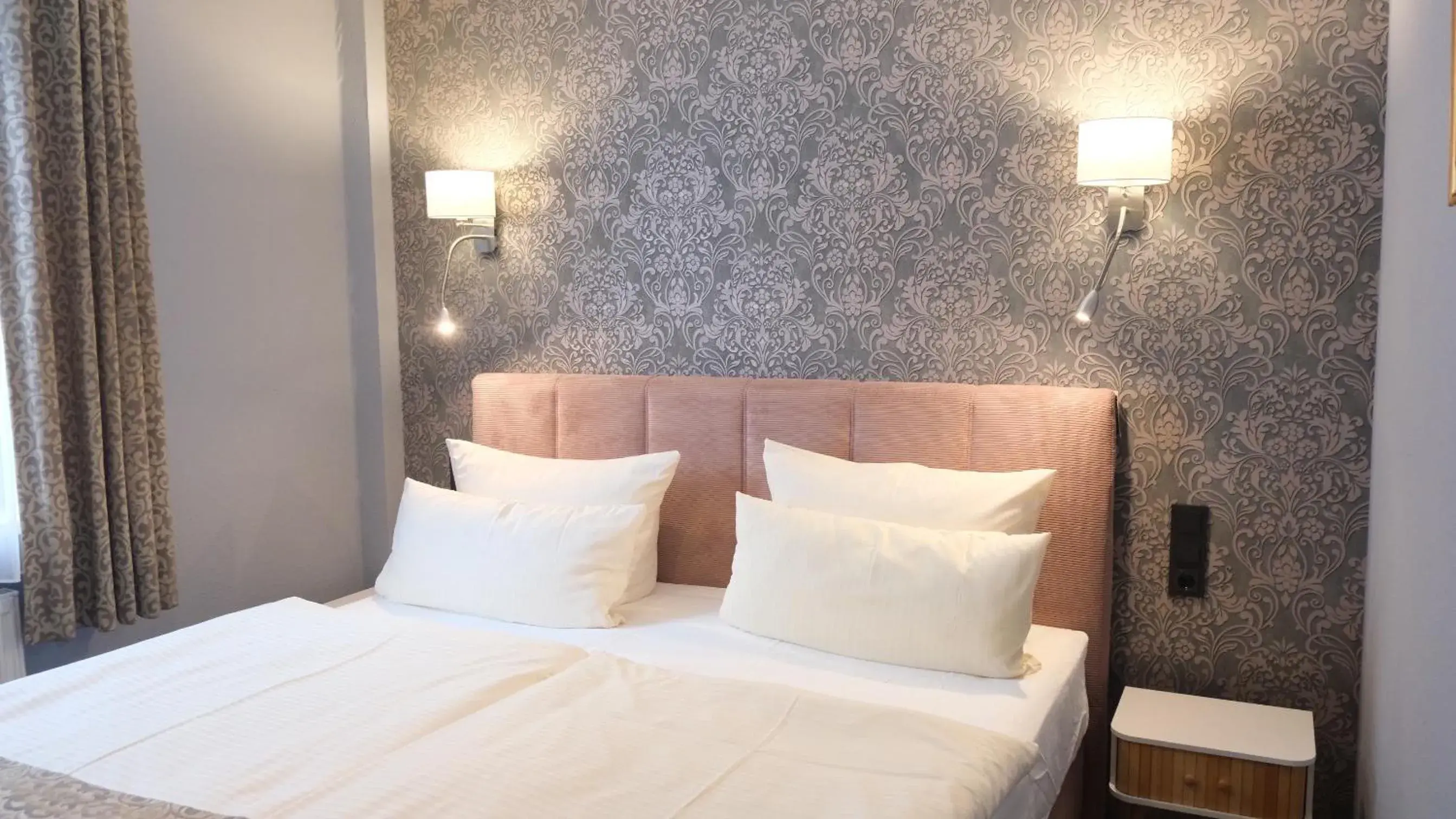 Double Room - single occupancy in Parkhotel Flora Double Room - single occupancy in Parkhotel Flora