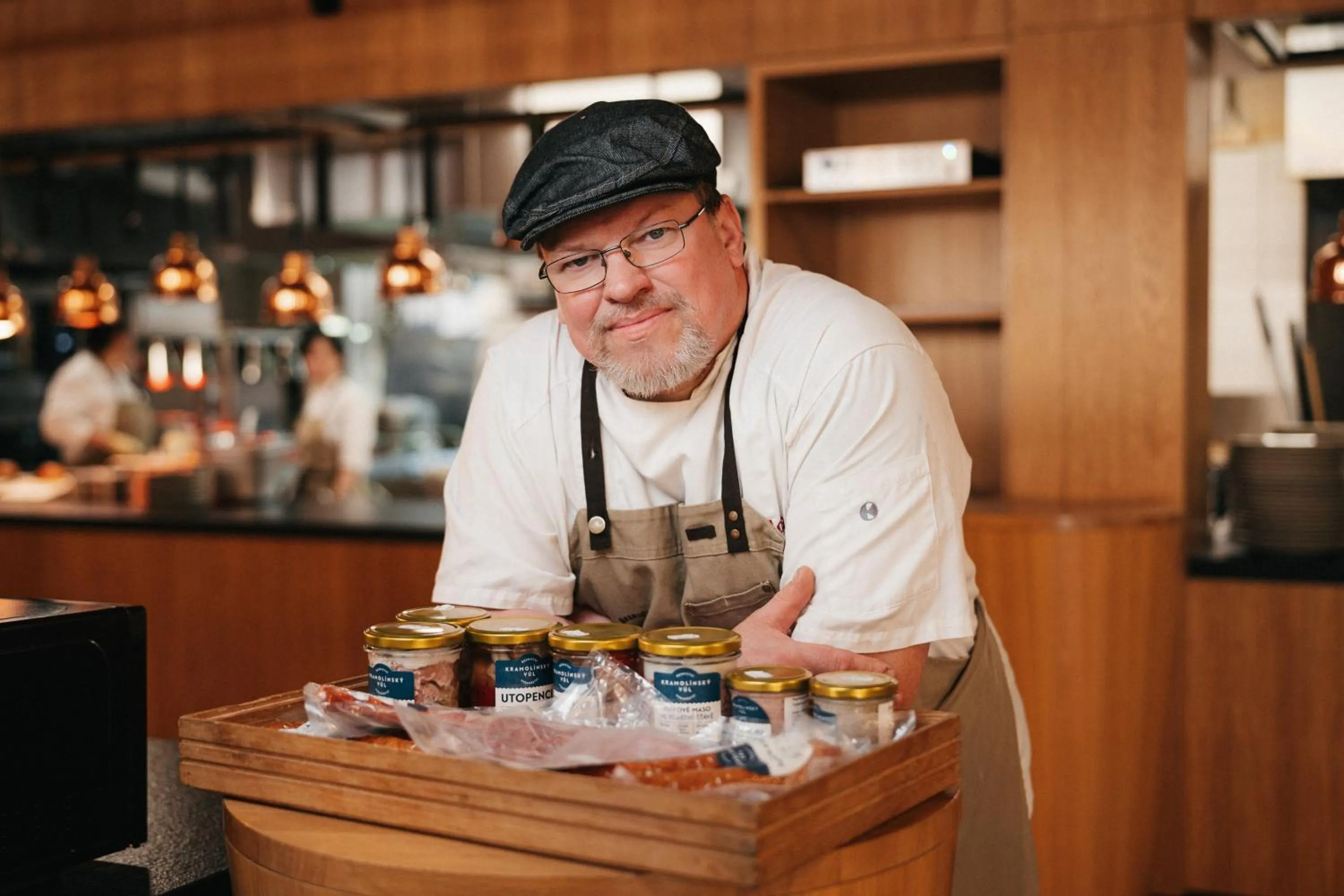 Restaurant/places to eat in Hotel Element