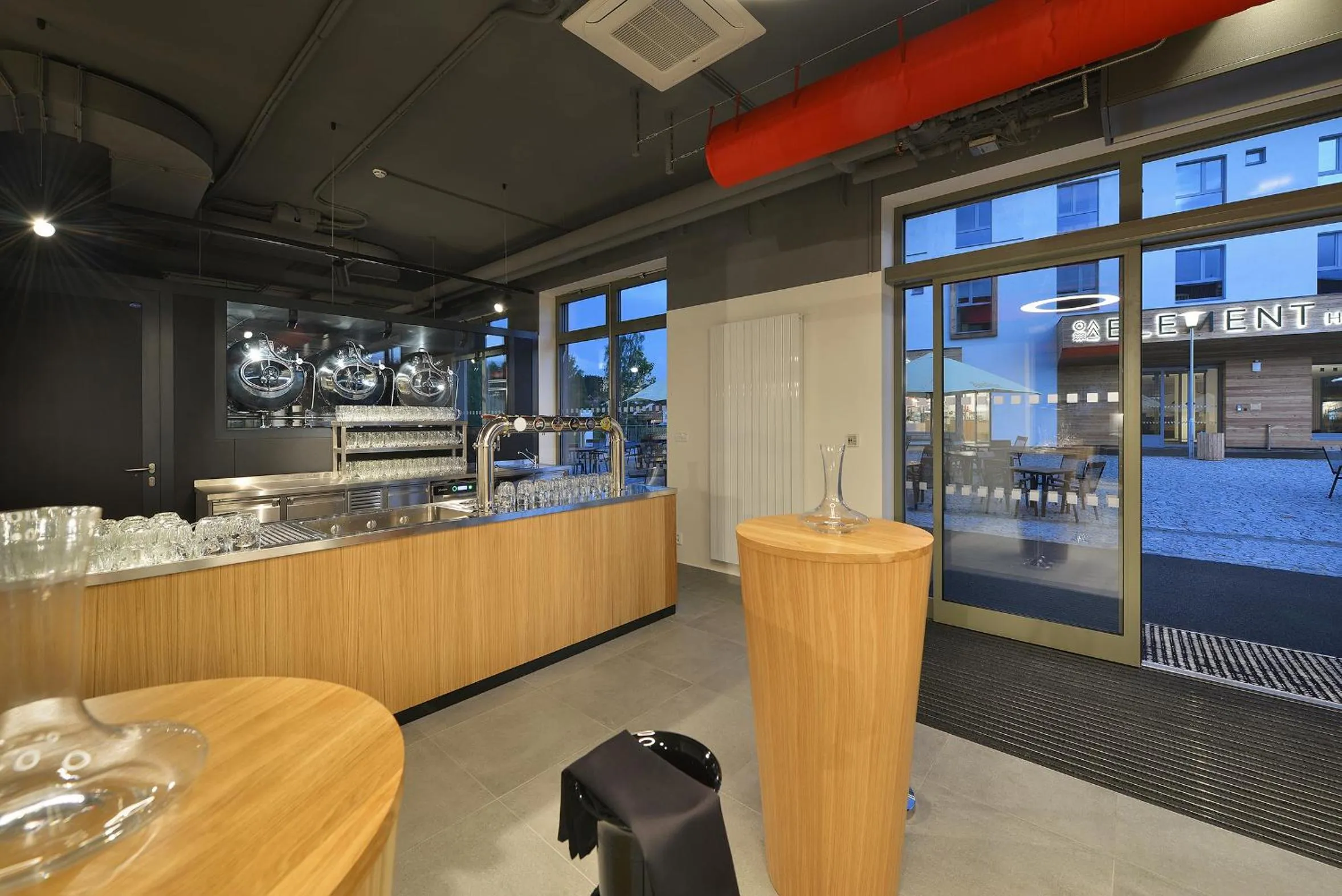 Restaurant/places to eat in Hotel Element