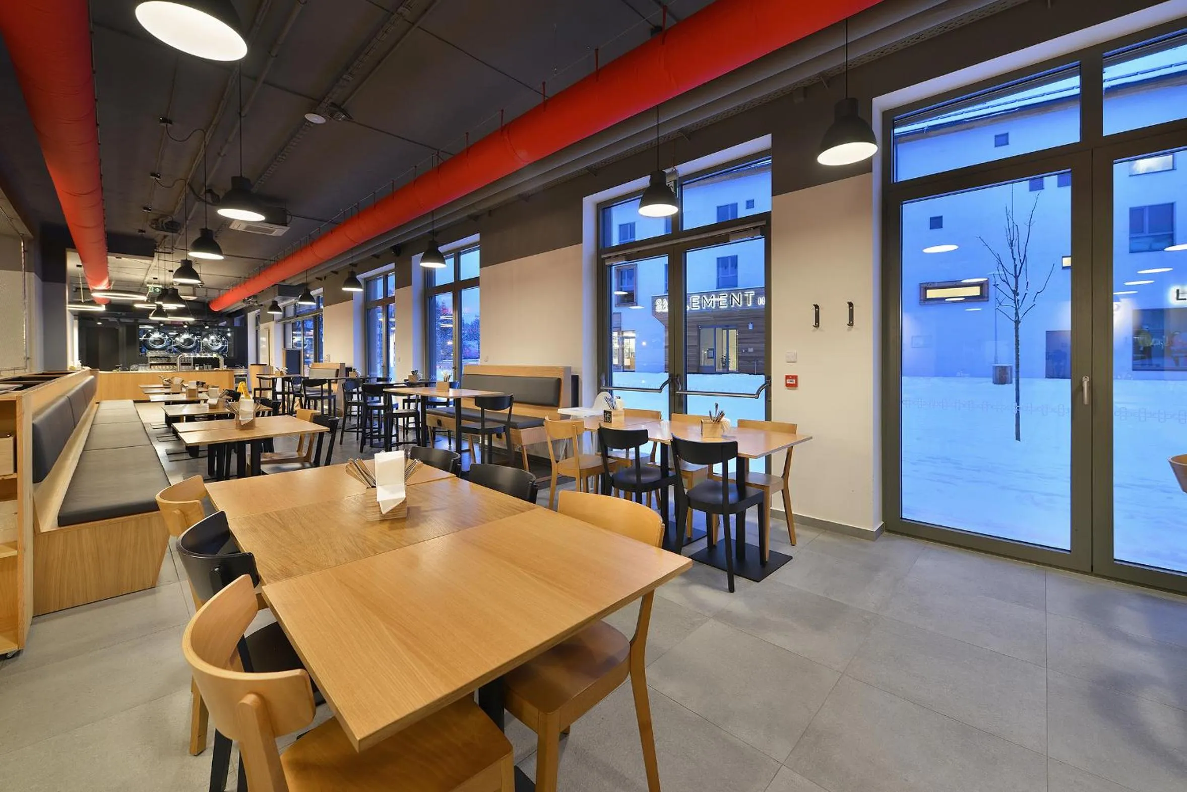 Restaurant/places to eat in Hotel Element