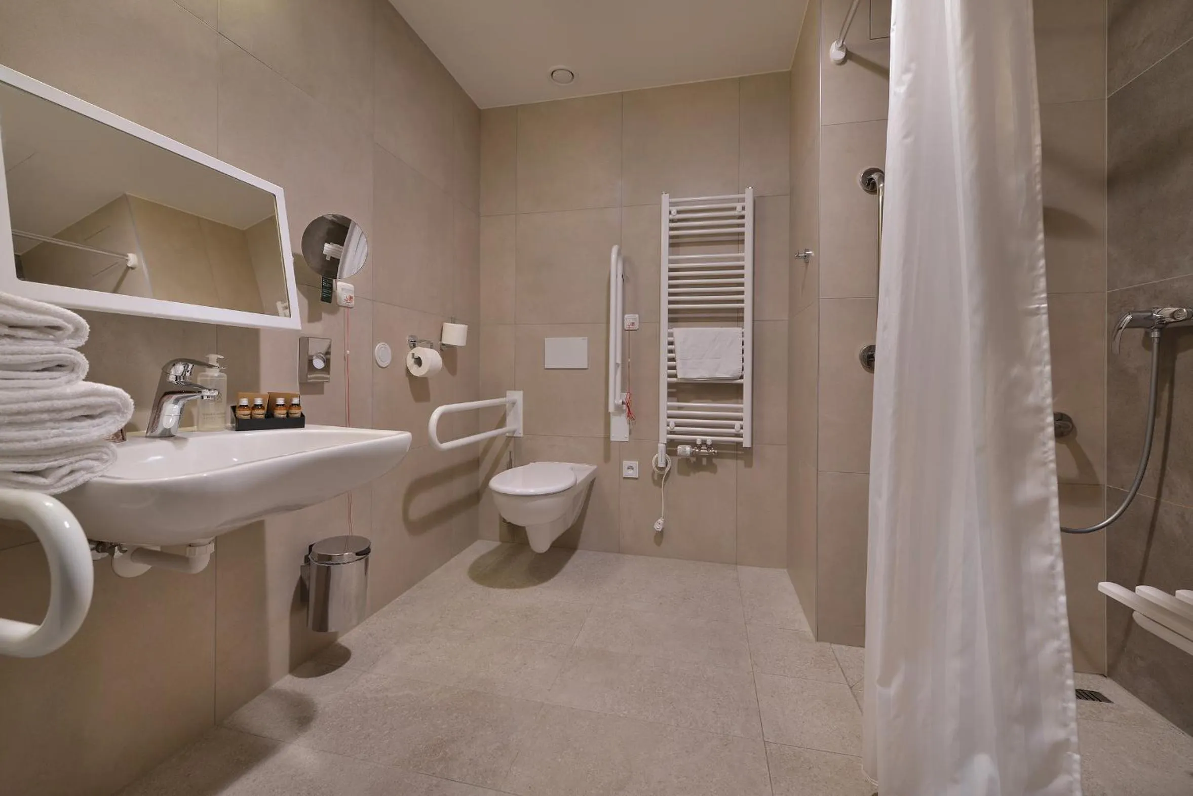 Shower in Hotel Element