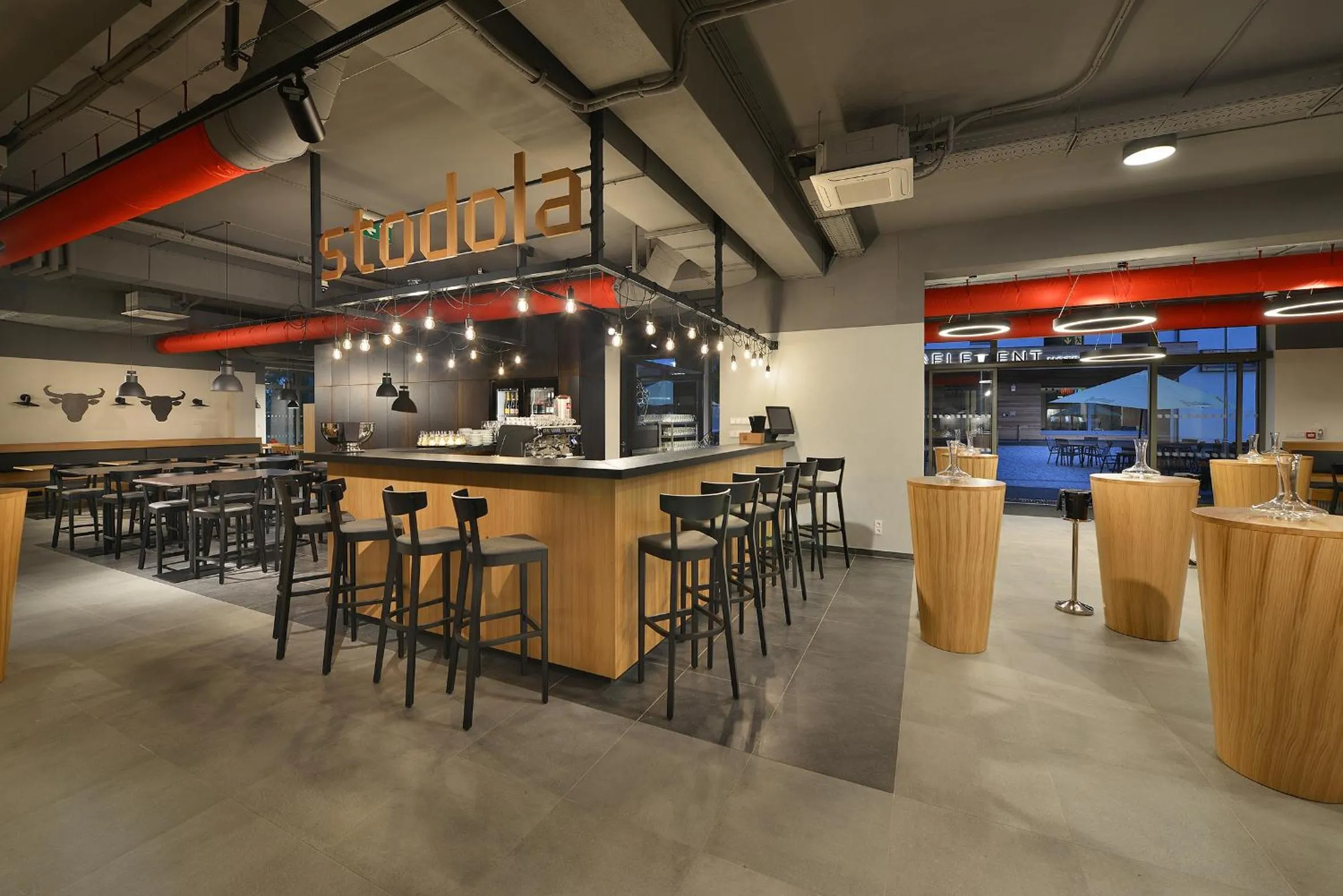 Restaurant/places to eat in Hotel Element