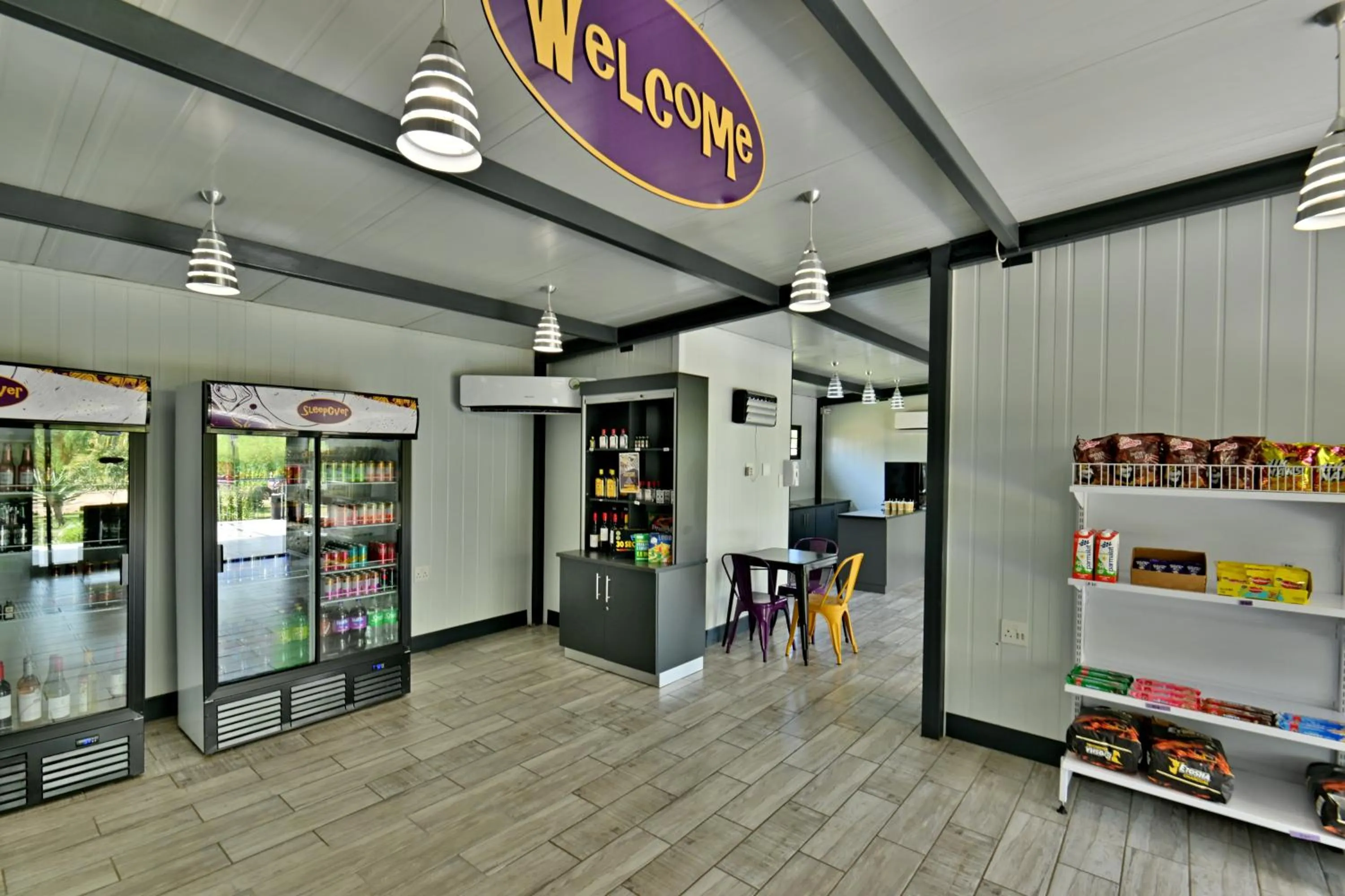 Restaurant/places to eat in SleepOver Moria