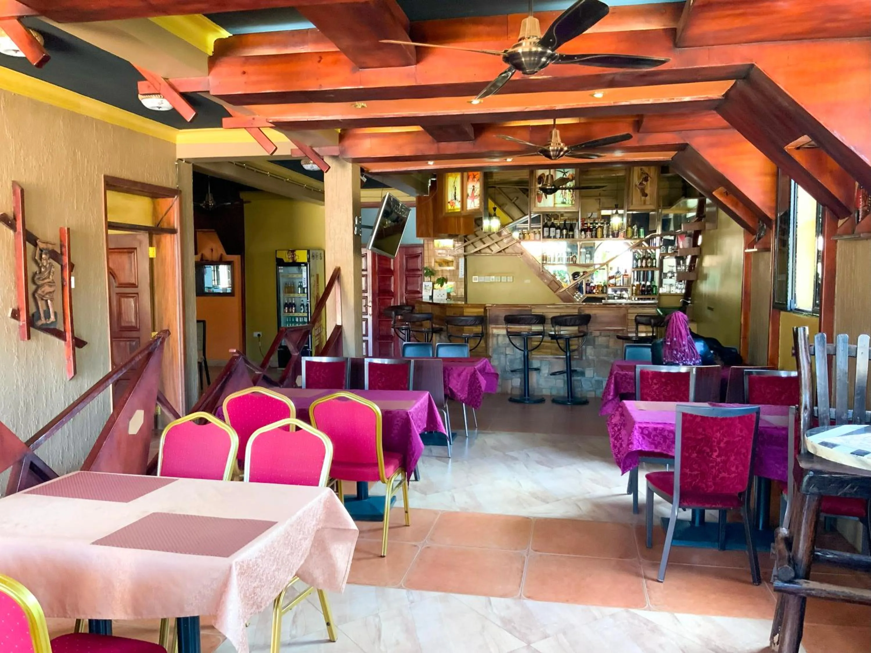 Restaurant/places to eat in Hendo Hotel