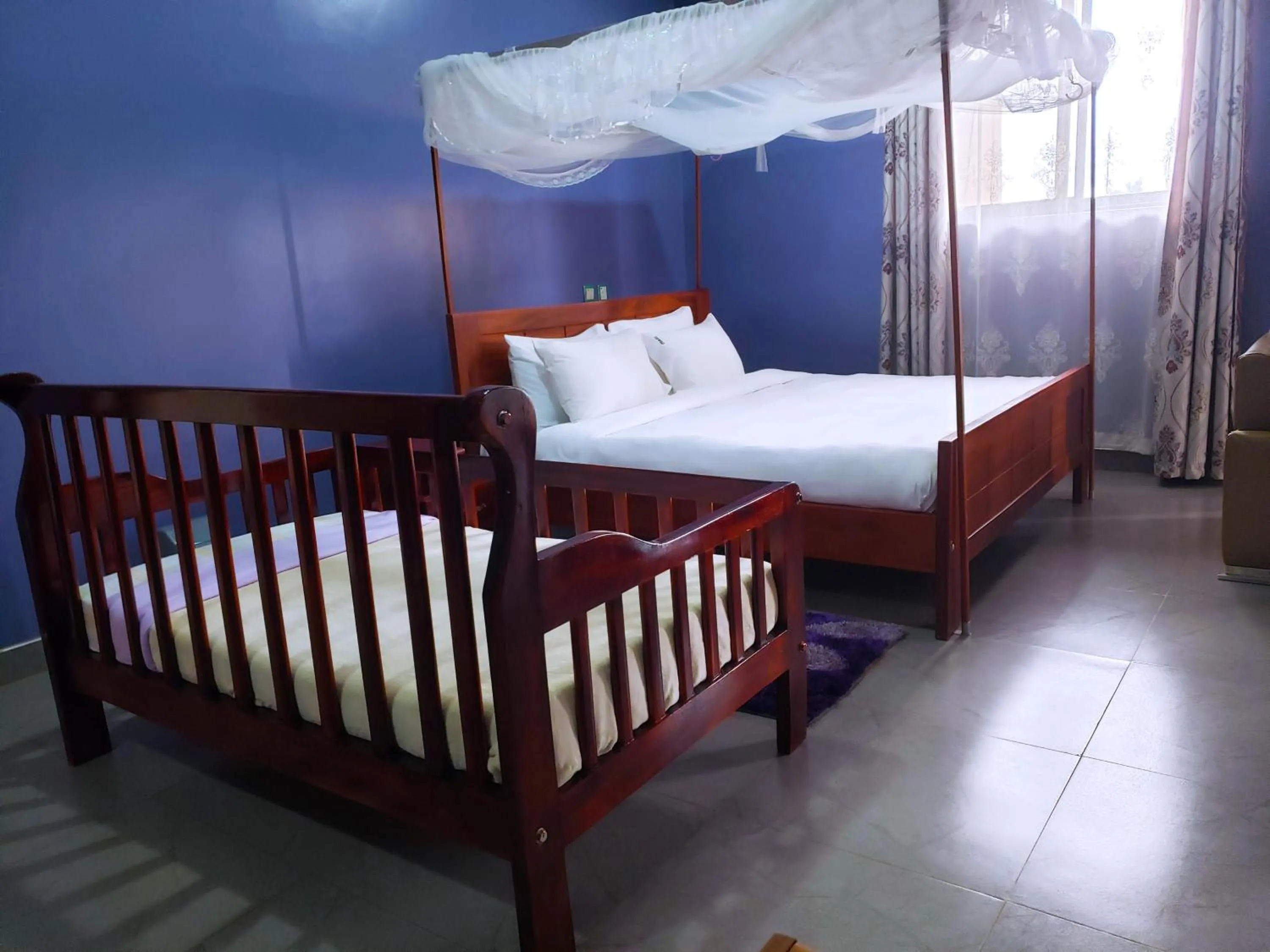 cot, Bed in Hendo Hotel