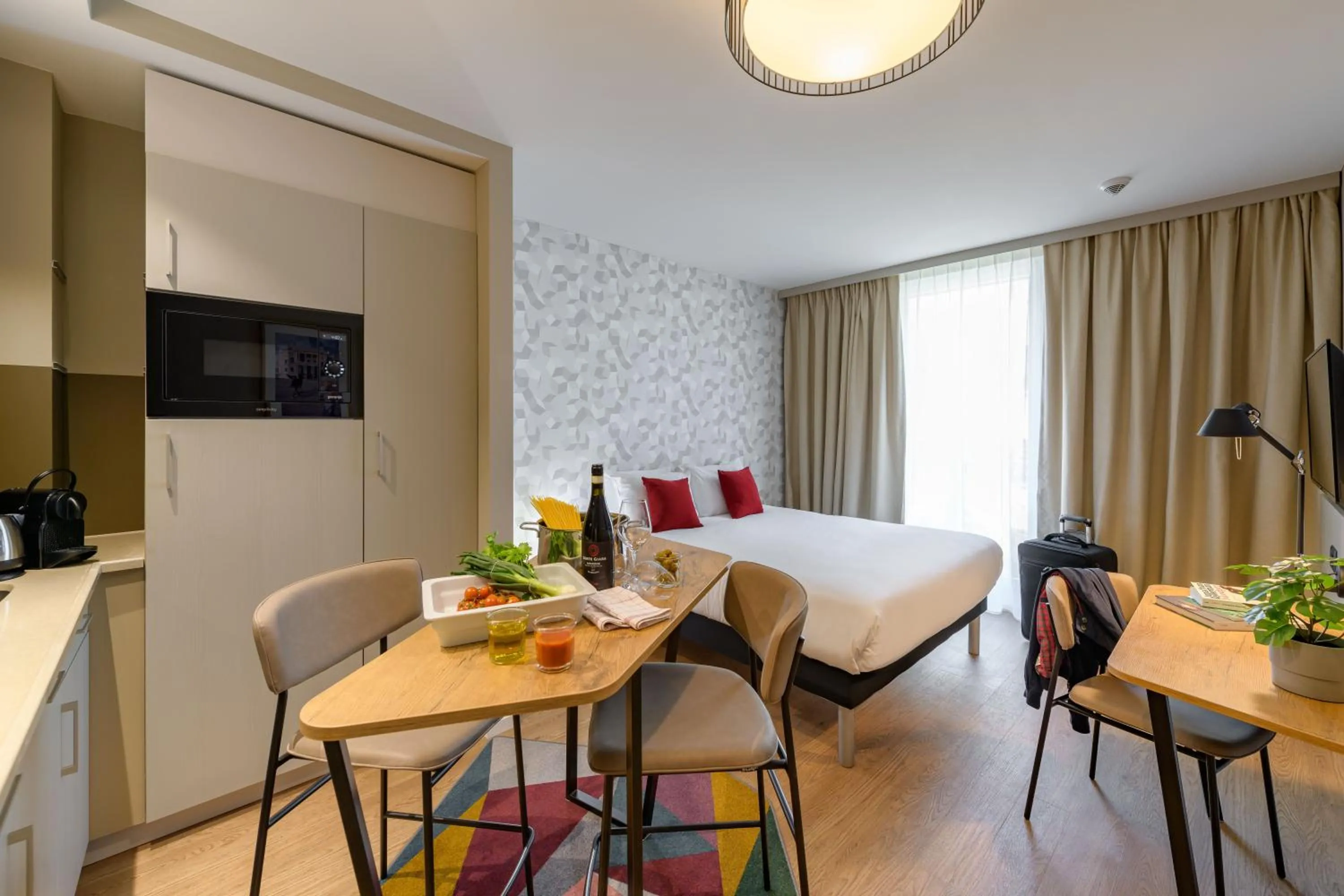 Bedroom, Bed in Aparthotel Adagio Zurich City Center