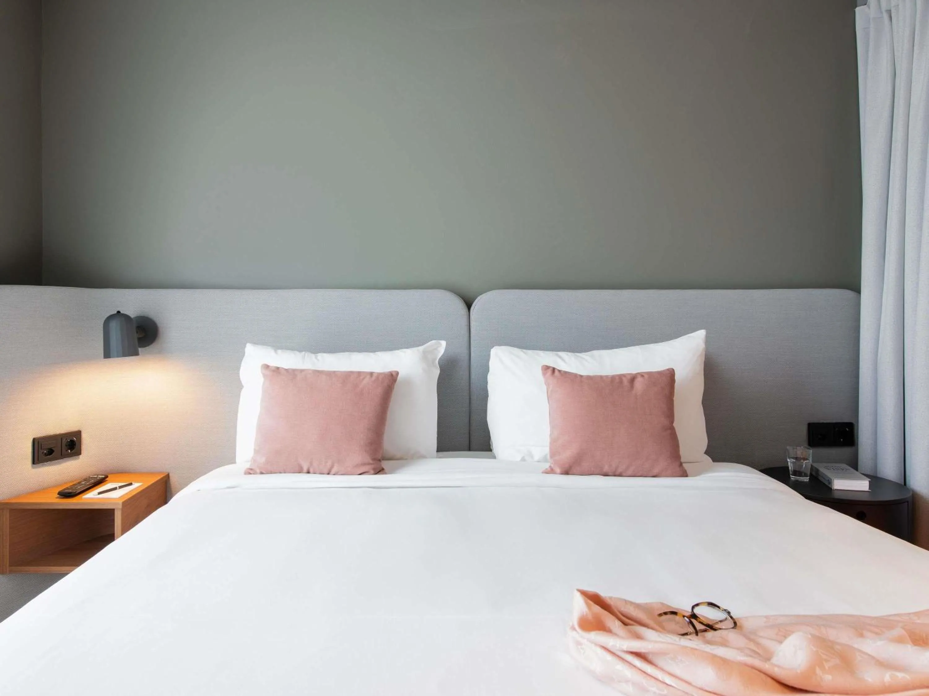 Bedroom, Bed in Aparthotel Adagio Zurich City Center