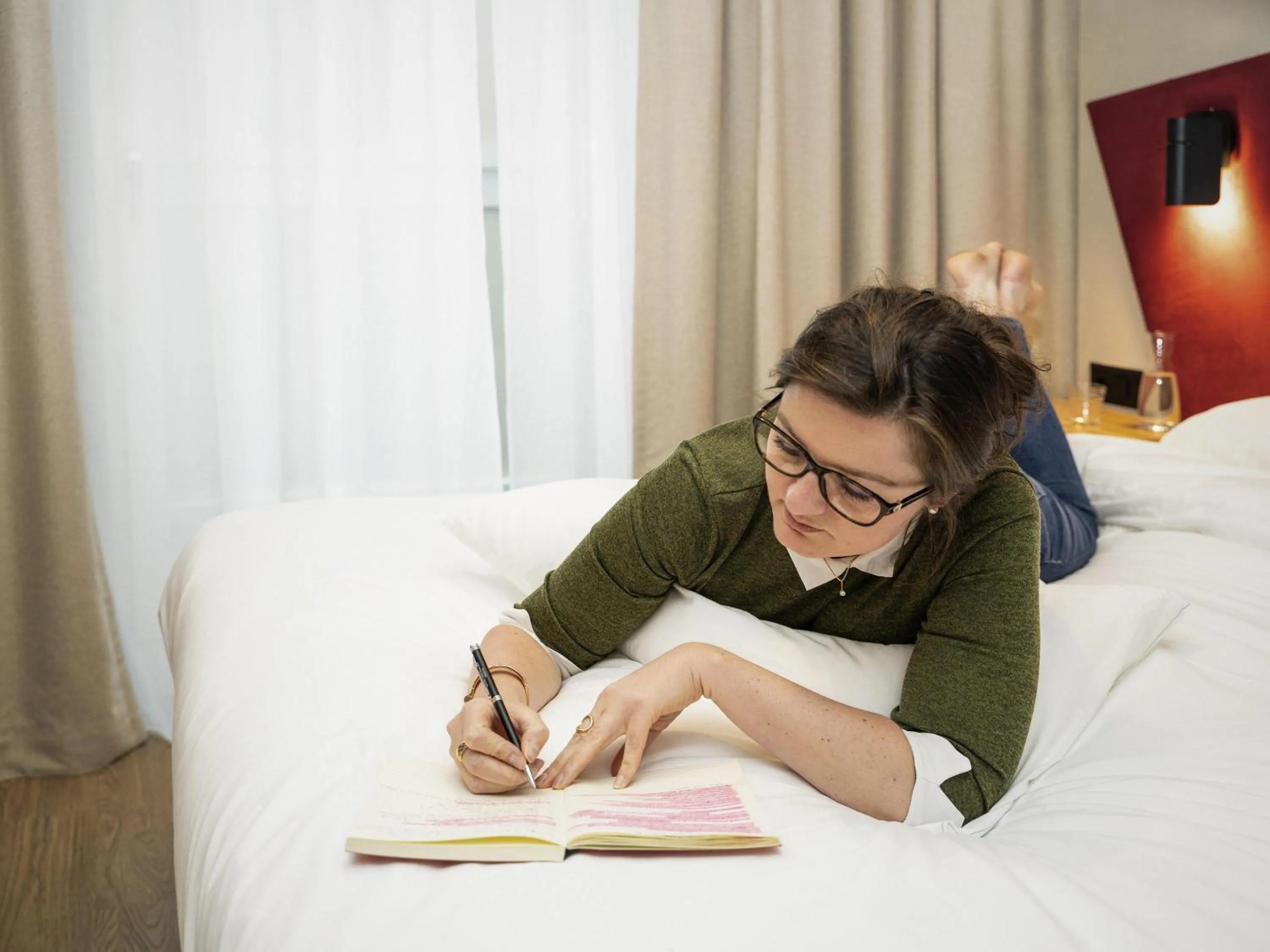 Bedroom, Bed in Aparthotel Adagio Zurich City Center